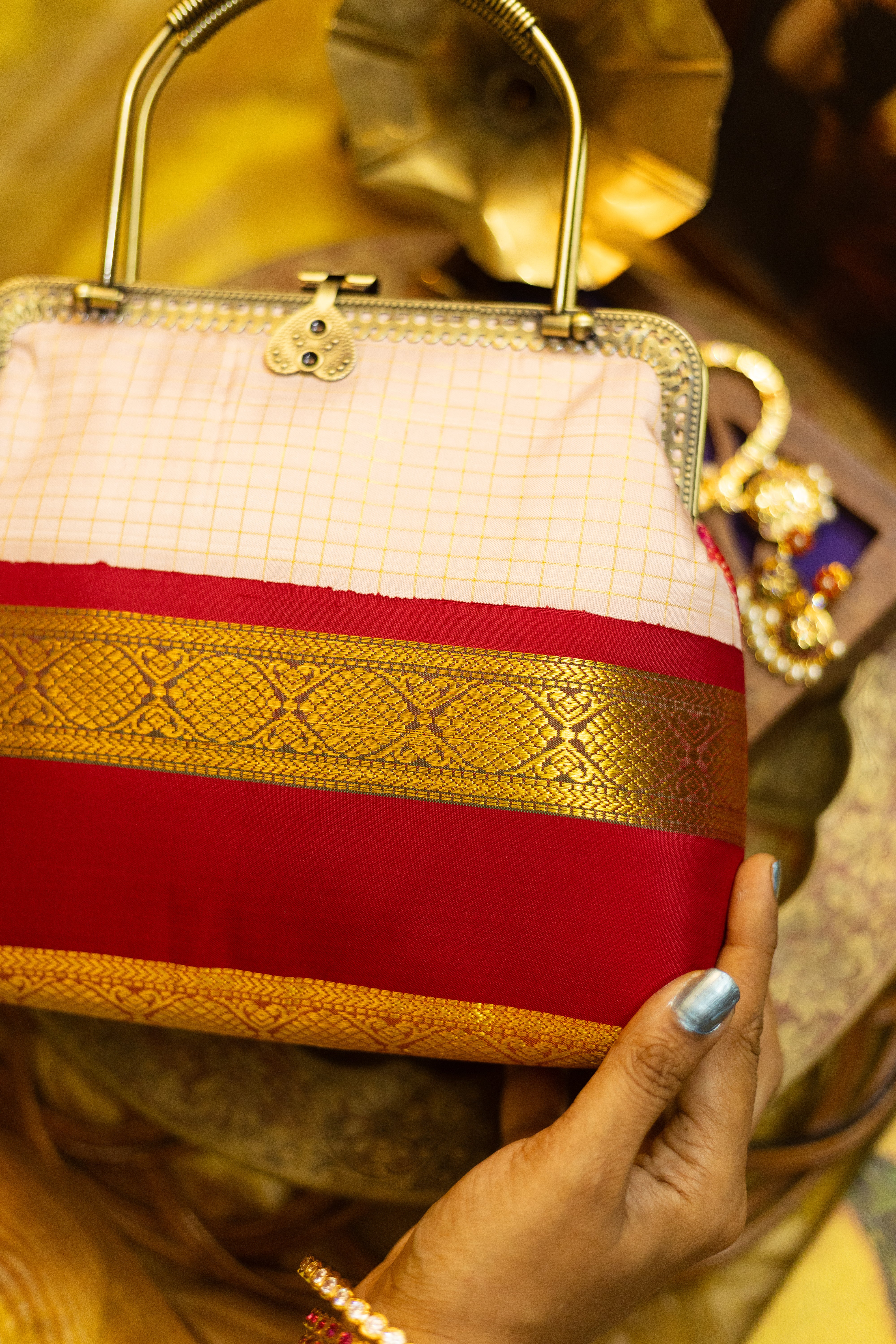 Peach with shot pink oosivanam