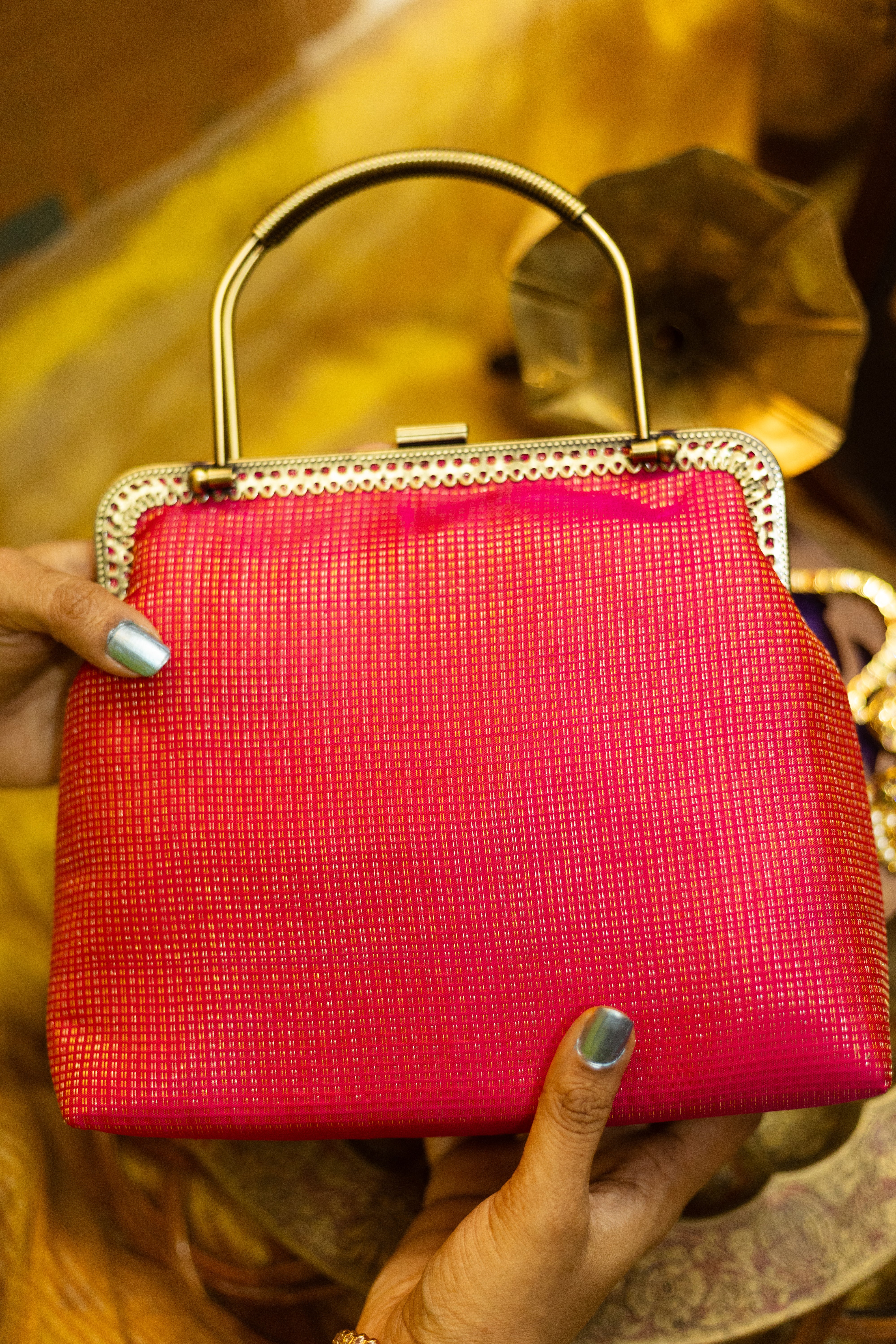 Peach with shot pink oosivanam