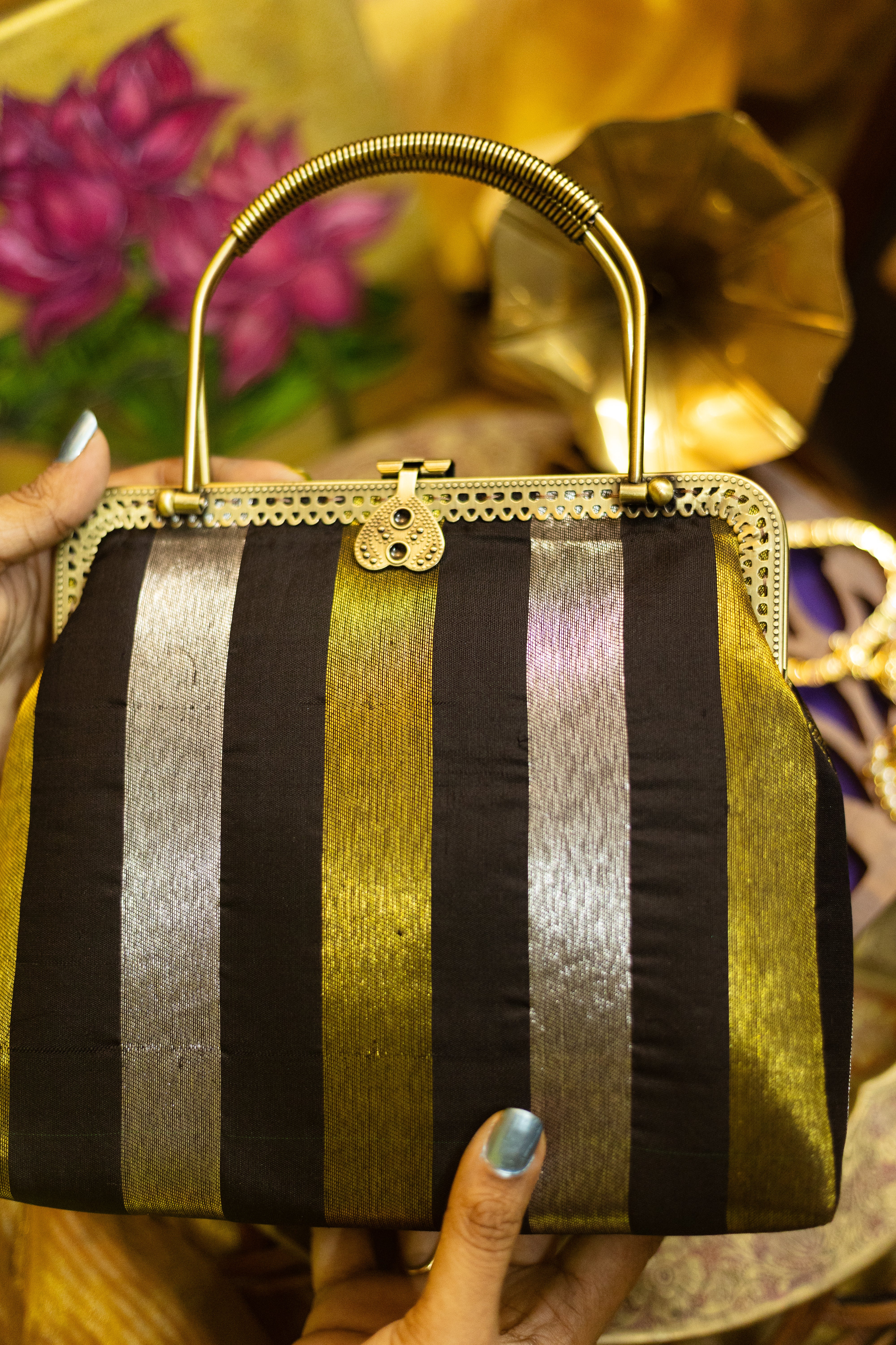 8 kol stripes with Mayil chakras