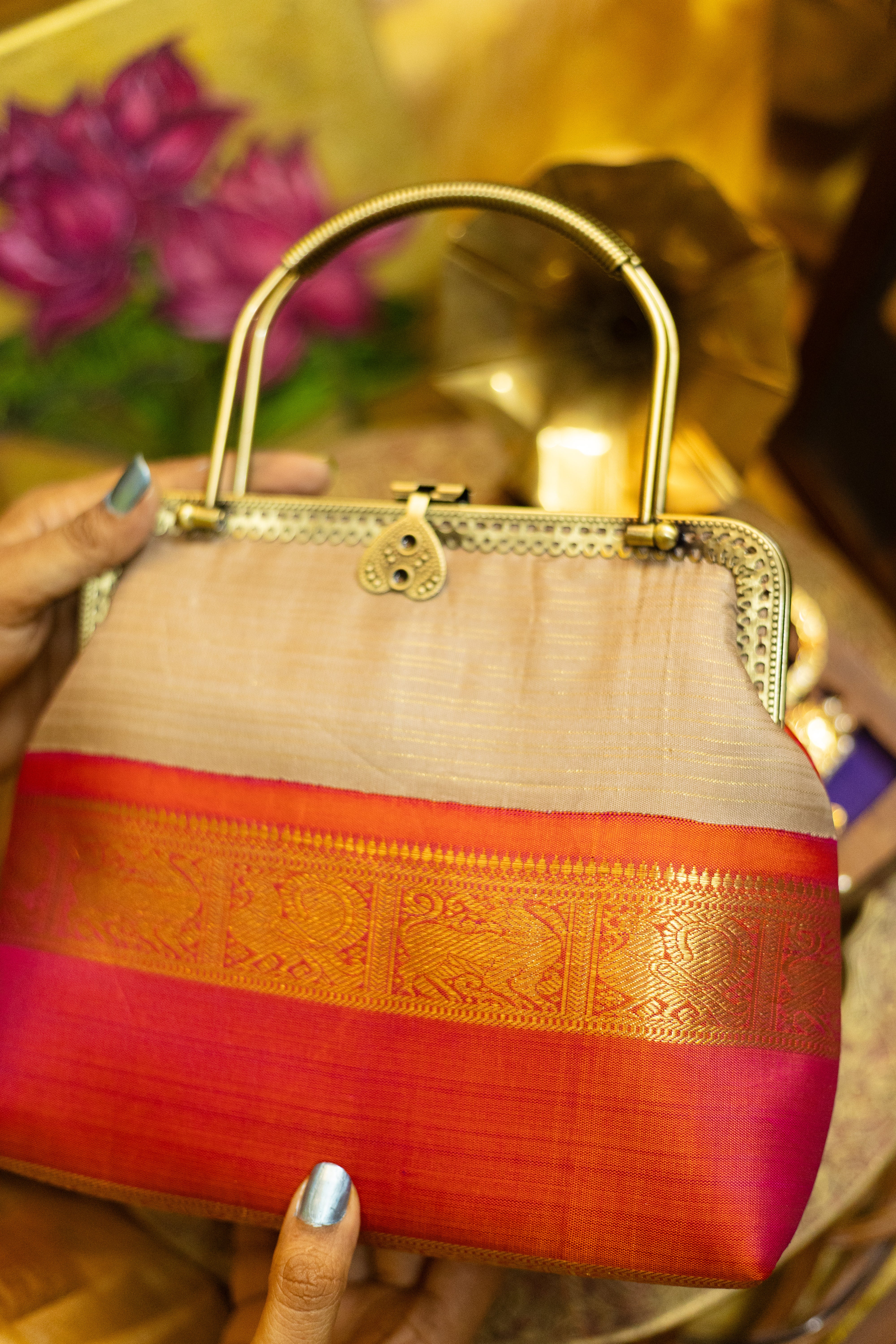 Viboodhi and short peach Chudamani