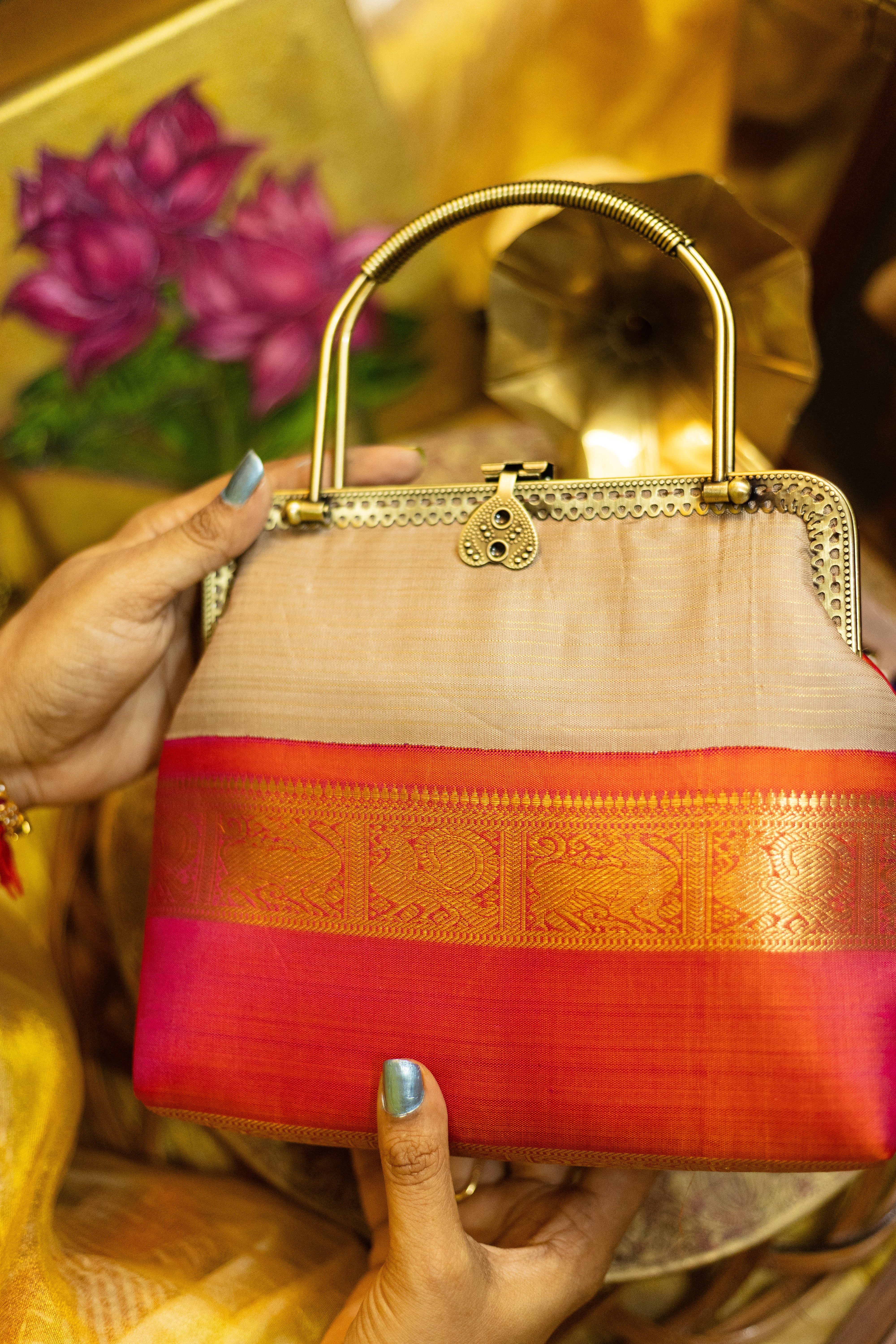 Viboodhi and short peach Chudamani