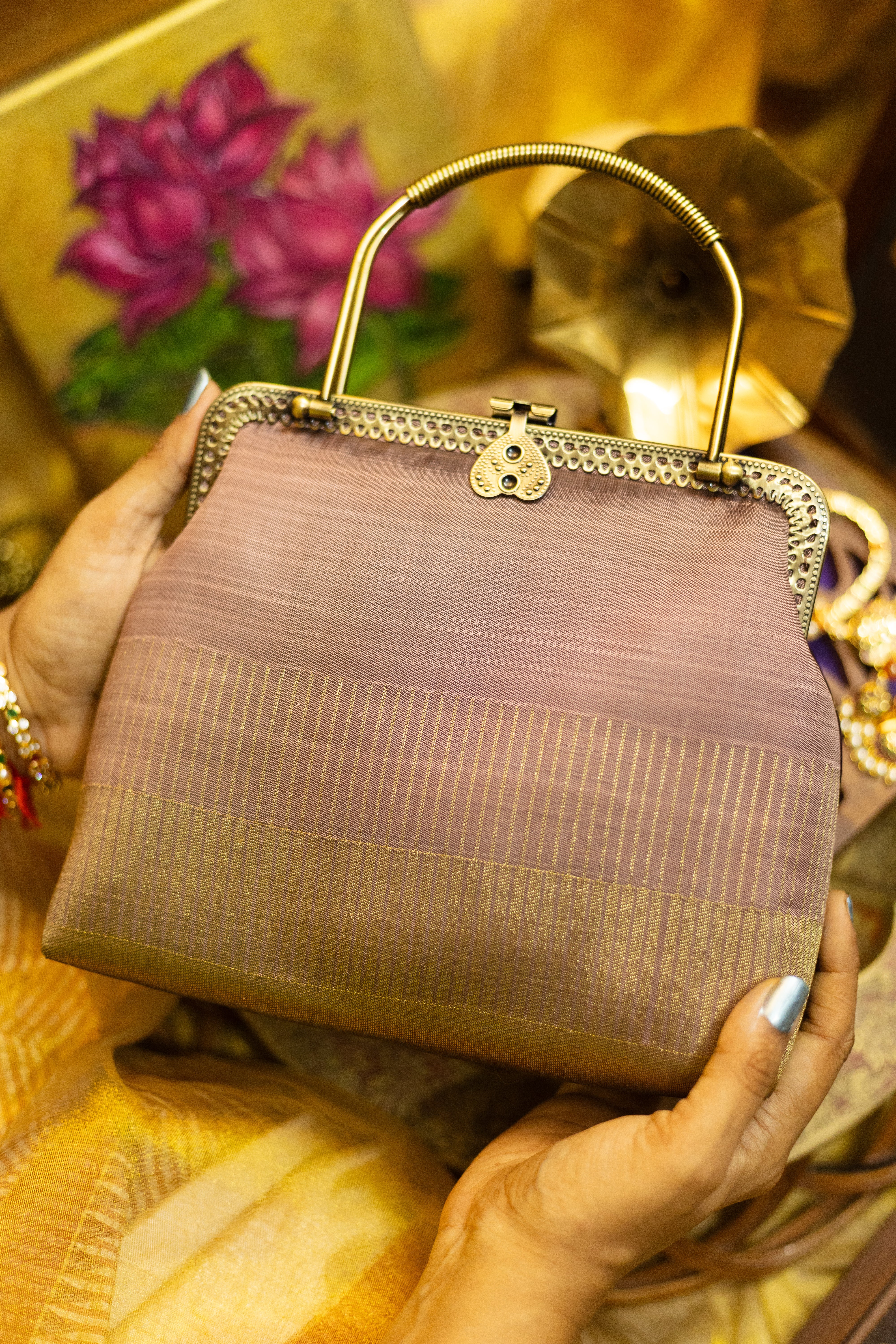 8 kol seepu rekku & malli moggu pinchin Padam