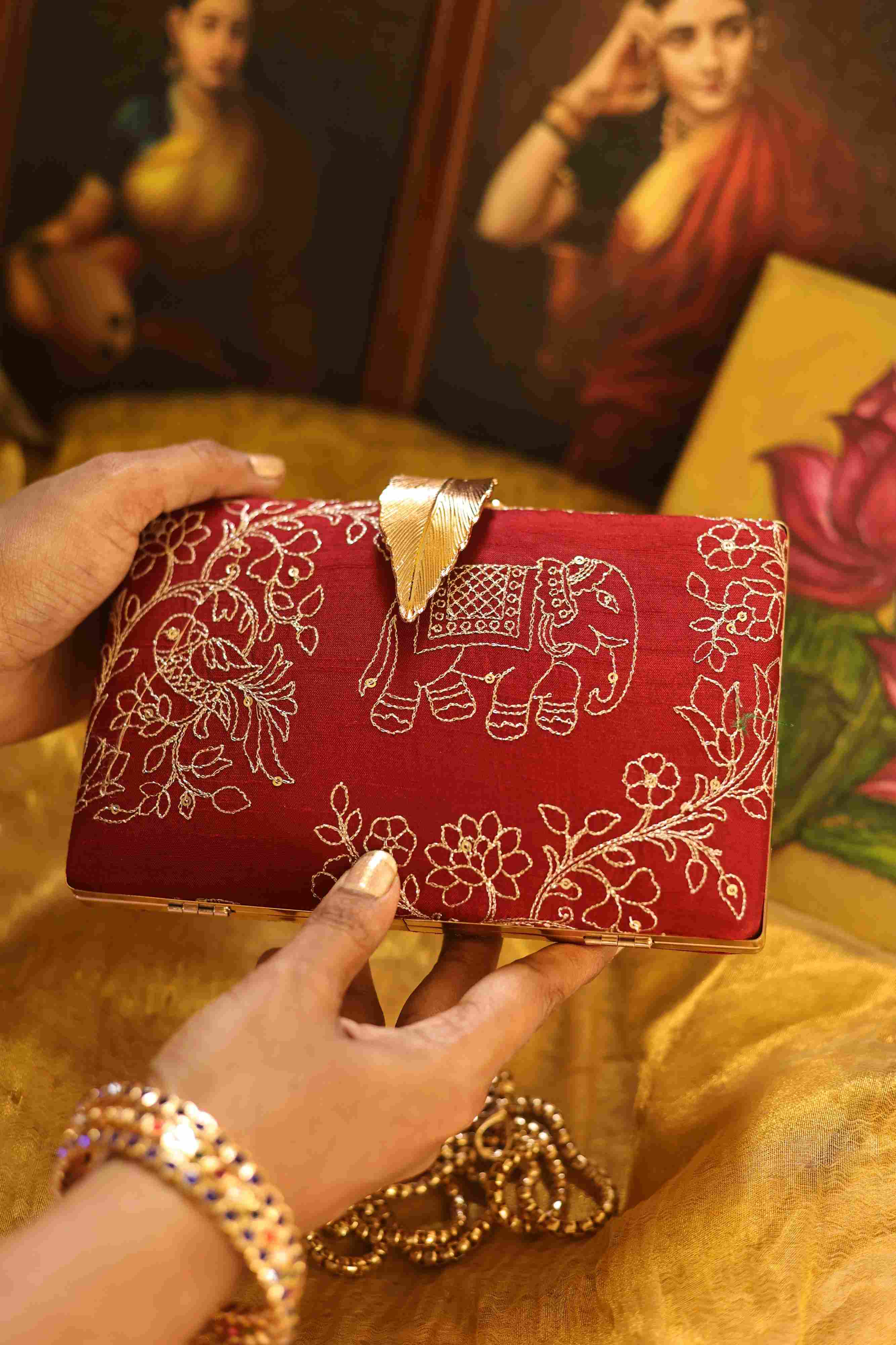 Maroon elephant