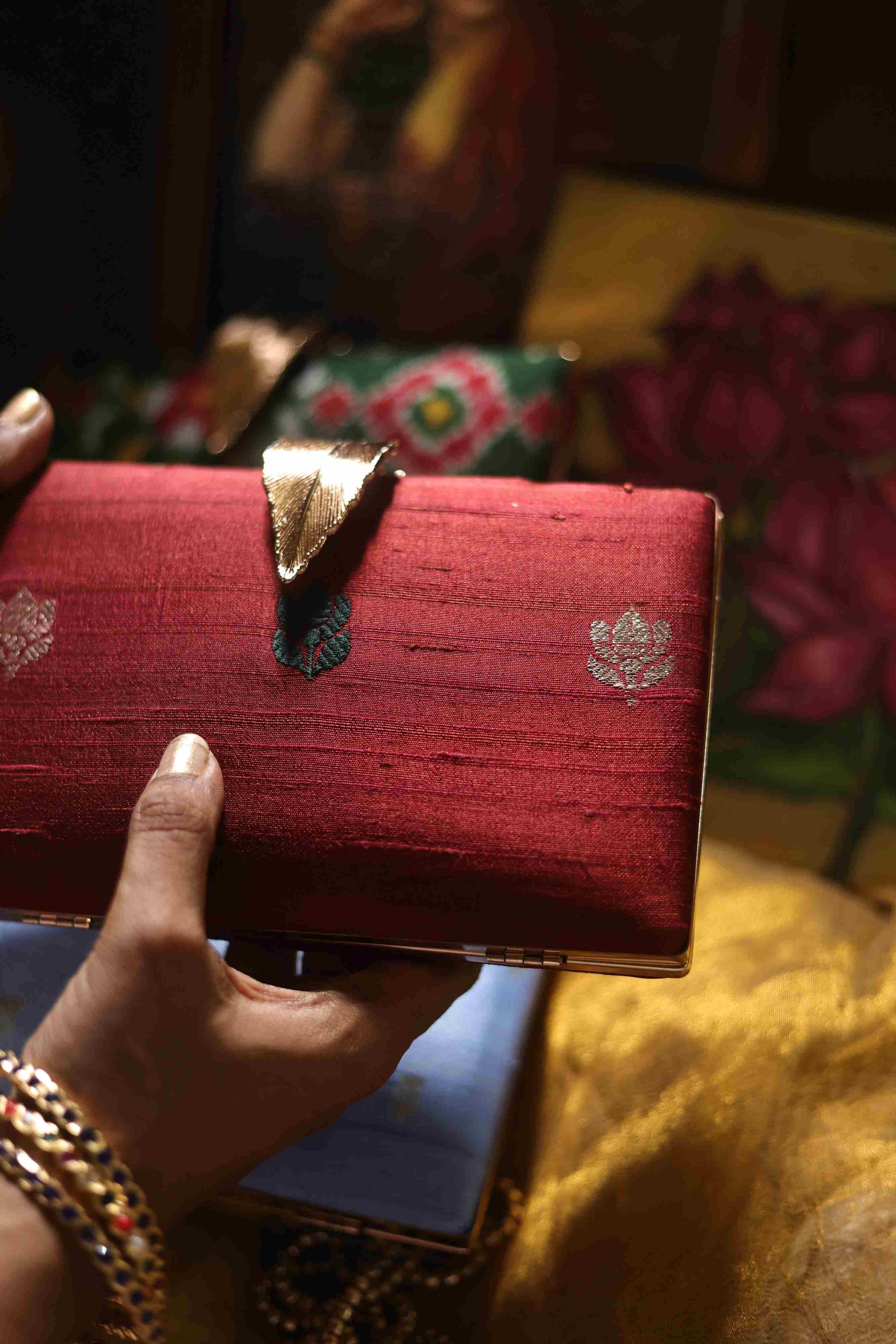 Bindhi red  tusser