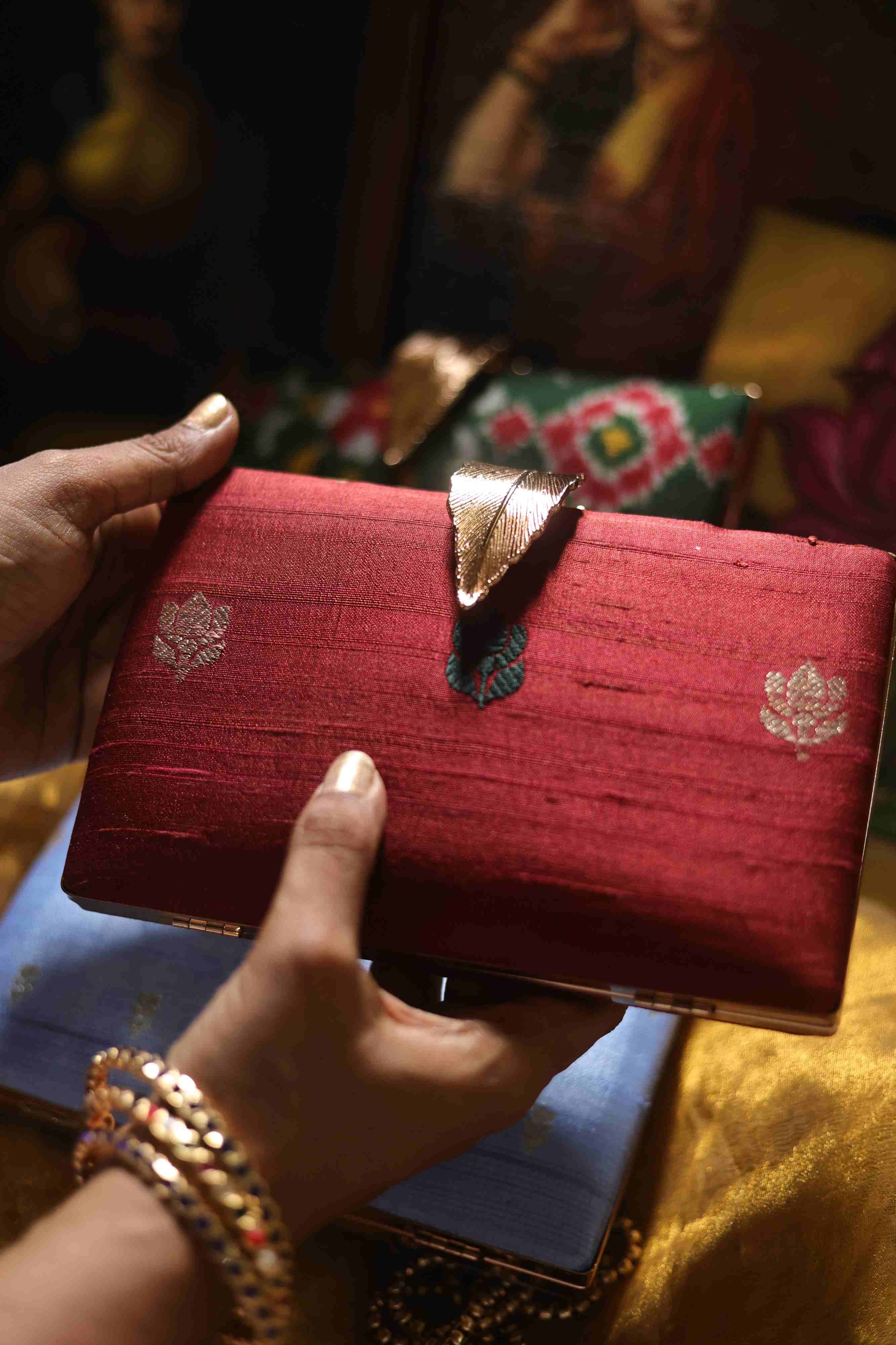 Bindhi red  tusser