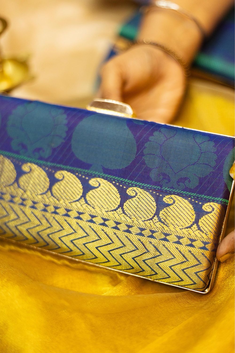 Paisily , Vanki In The Front Peacock Blue Green