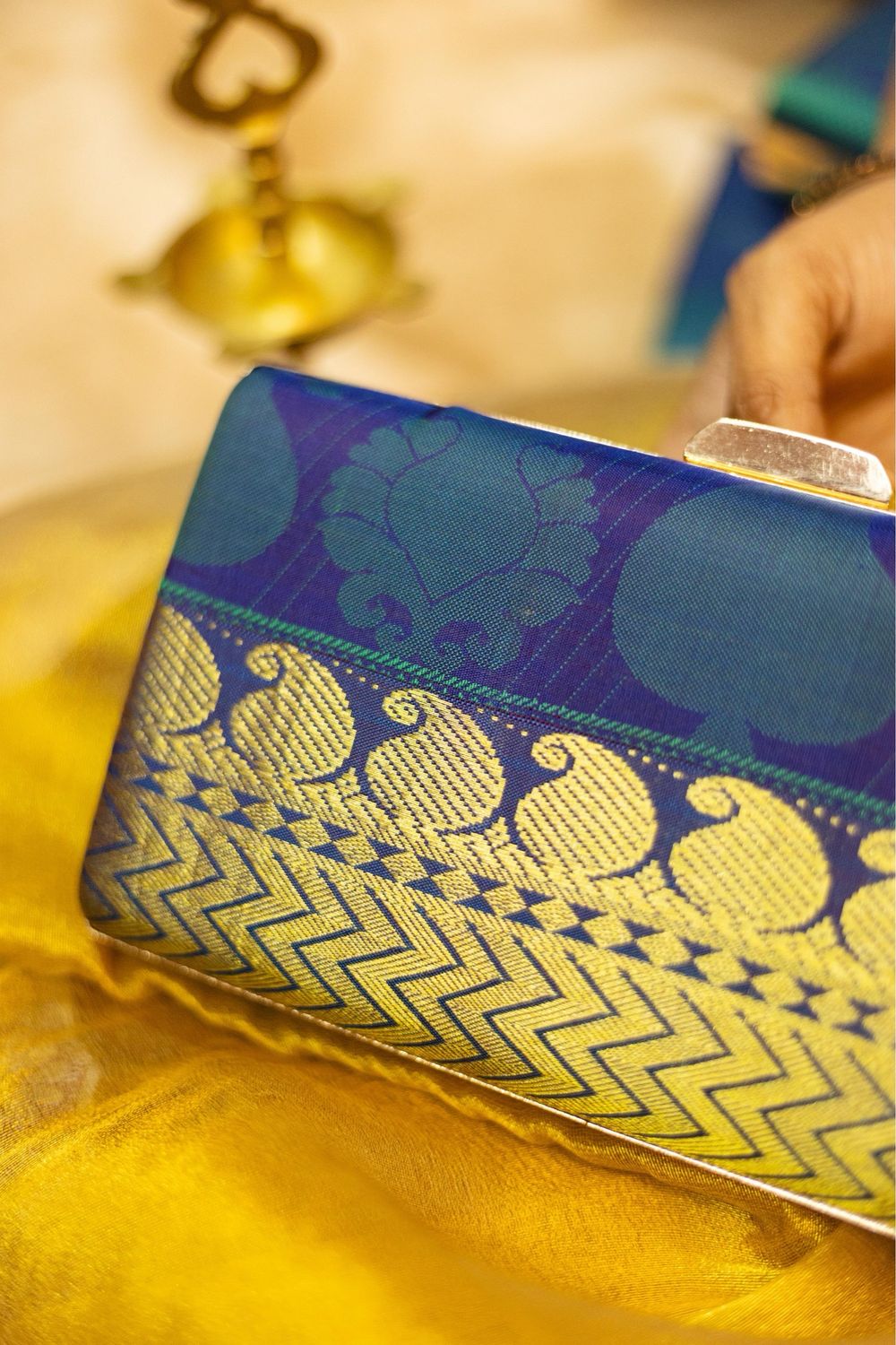 Paisily , Vanki In The Front Peacock Blue Green