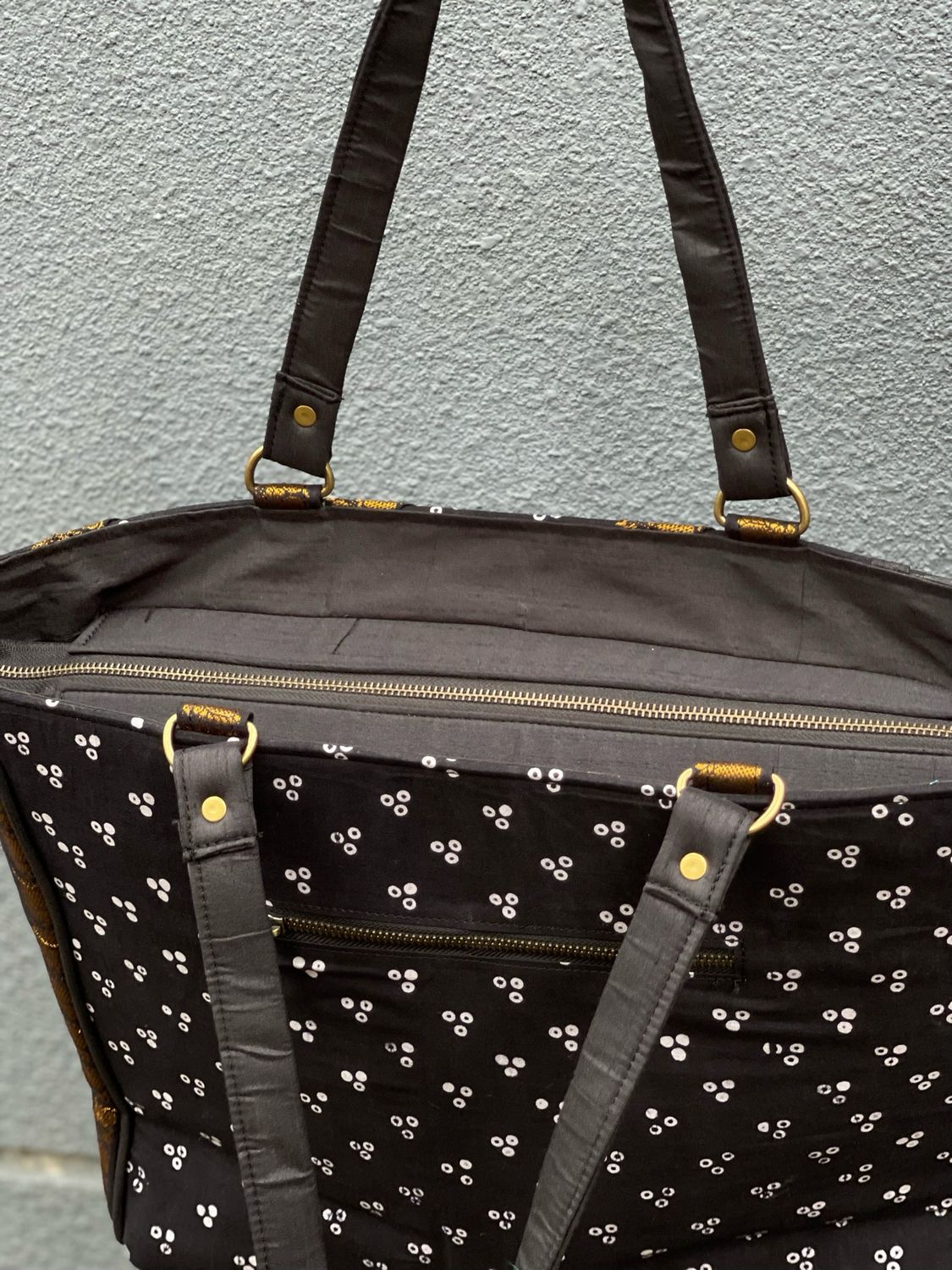 3 Kattu Black Stripes