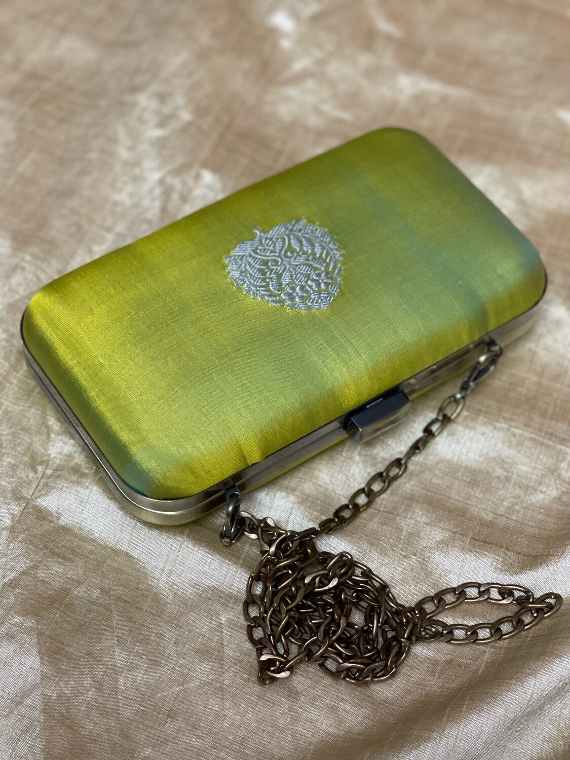 Pon Vanndu Single Motif