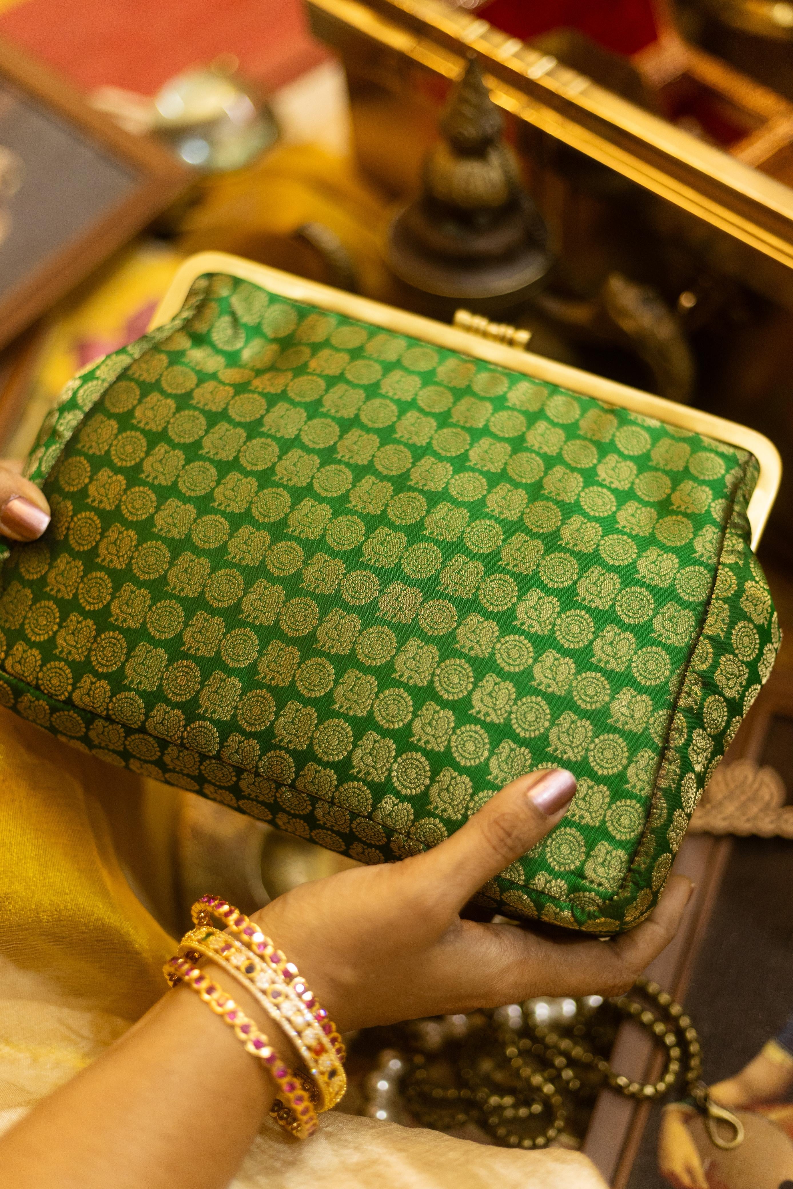 Shades of green and blue mubbagam 1