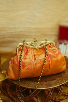 Ellaium Poovum Kamalam