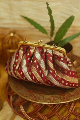 Acacia pakku&Brown Kamalam