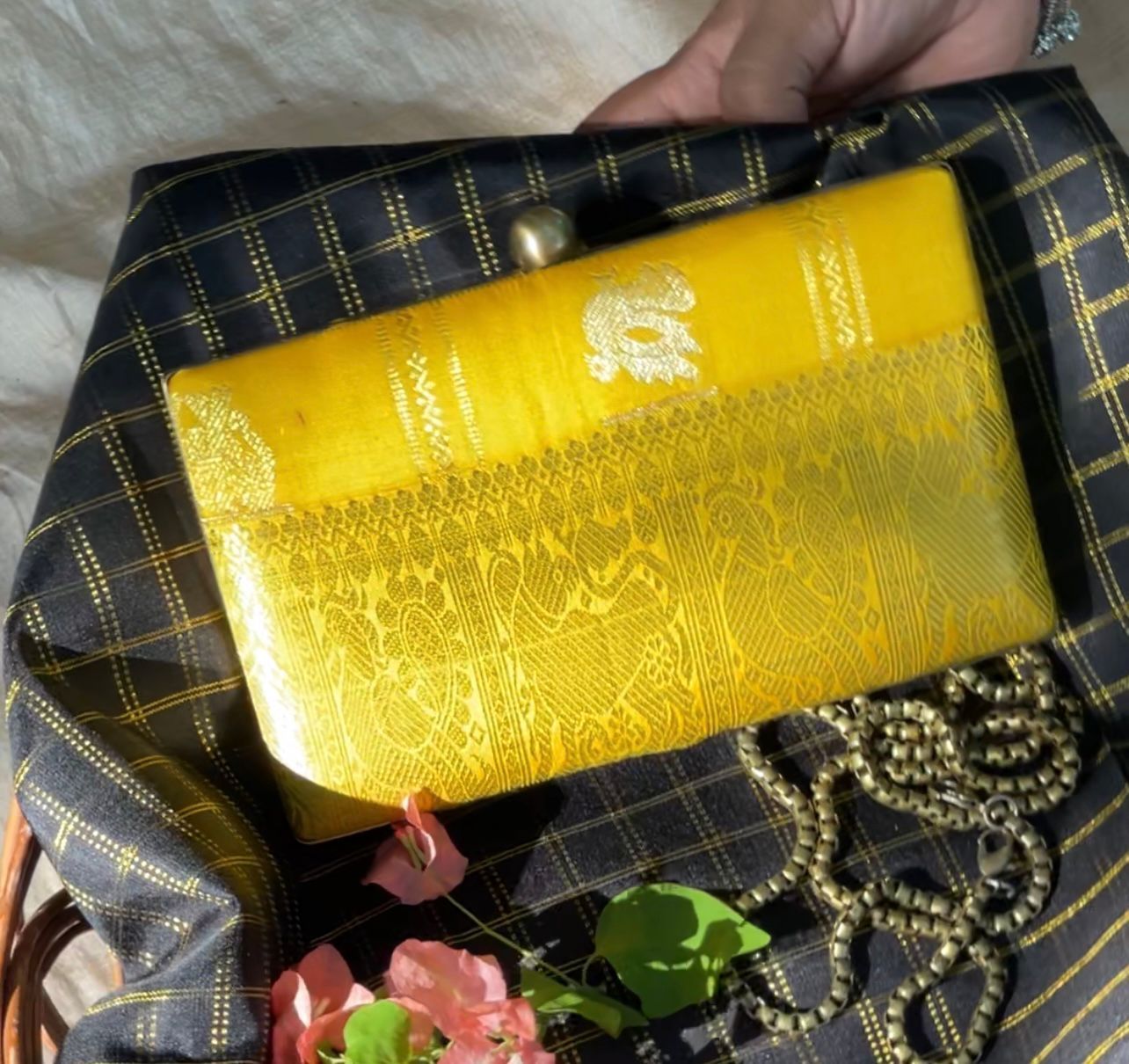 Summer Daffodil Annam & Yazhi