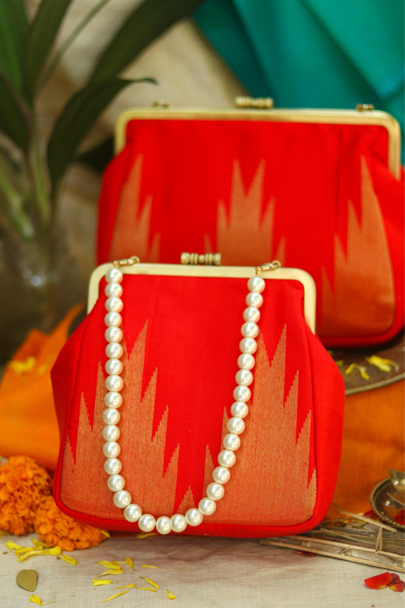 Thazambu Rekku Chilli Red