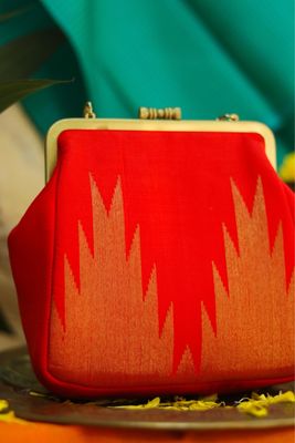 Thazambu Rekku Chilli Red