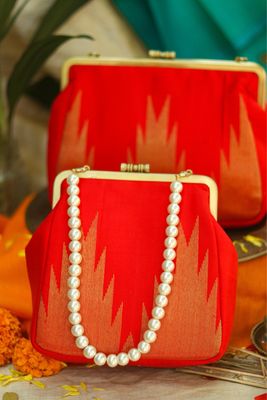 Thazambu Rekku Chilli Red