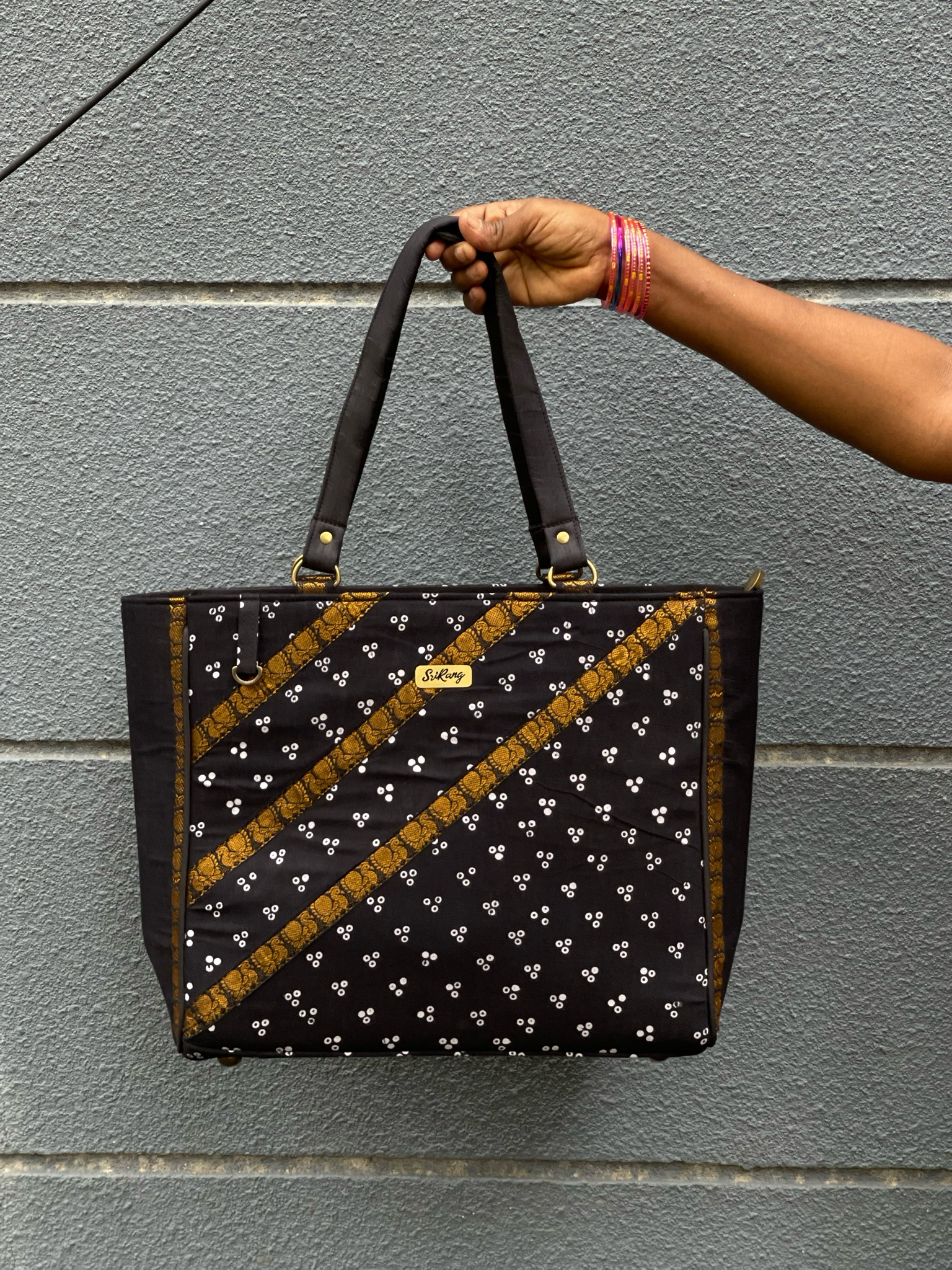 3 Kattu Black Stripes