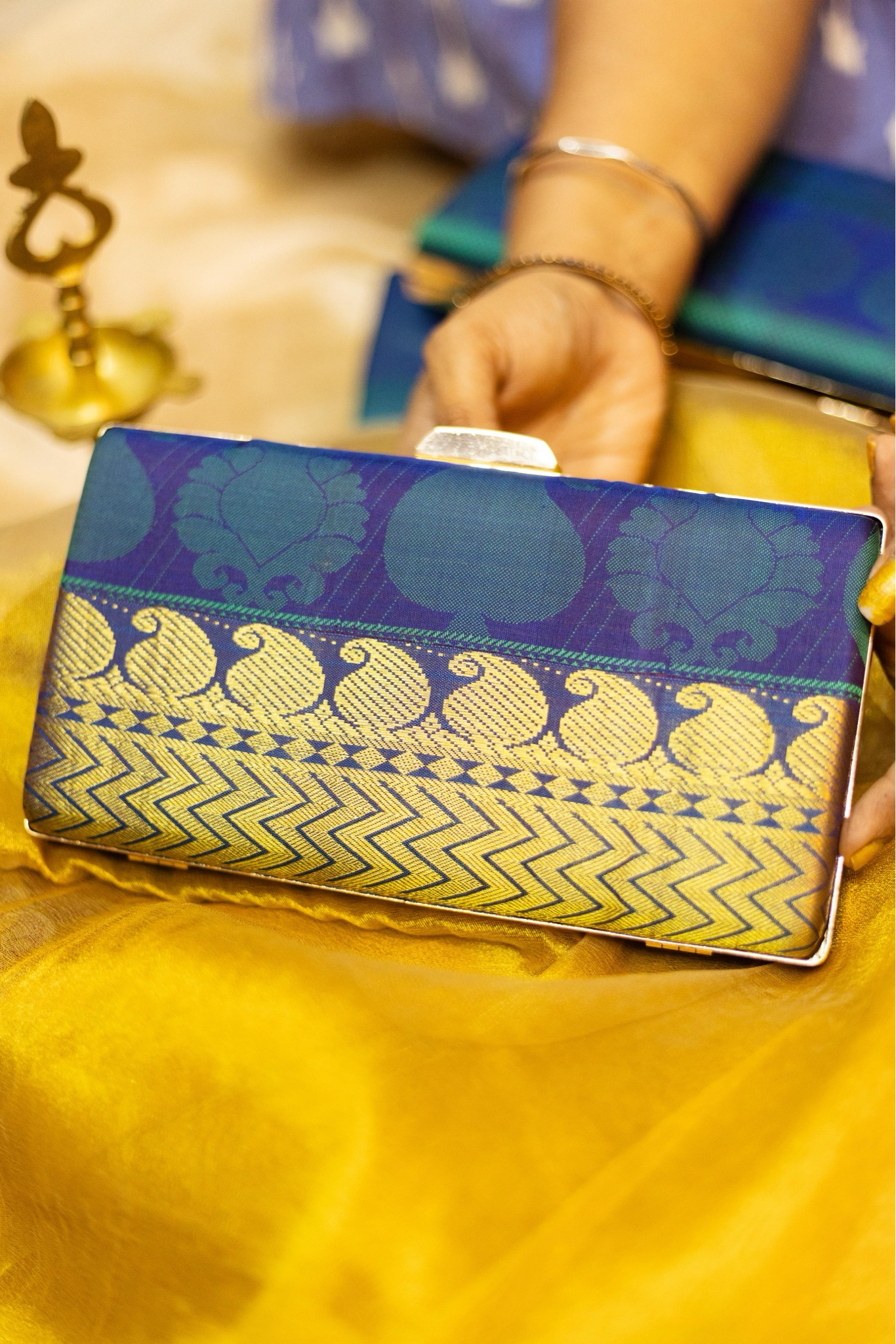 Paisily , Vanki In The Front Peacock Blue Green