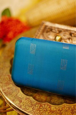 Abstract Buttah Coppersulphate