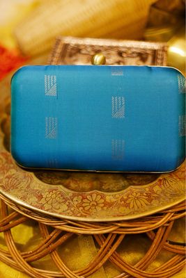 Abstract Buttah Coppersulphate