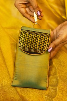 Karpagam with black Araimaadam