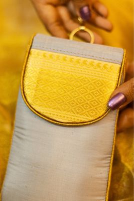 Iced Blue With Off White Araimadam