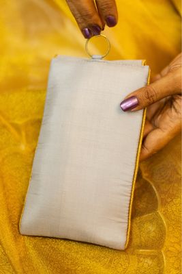 Iced Blue With Off White Araimadam