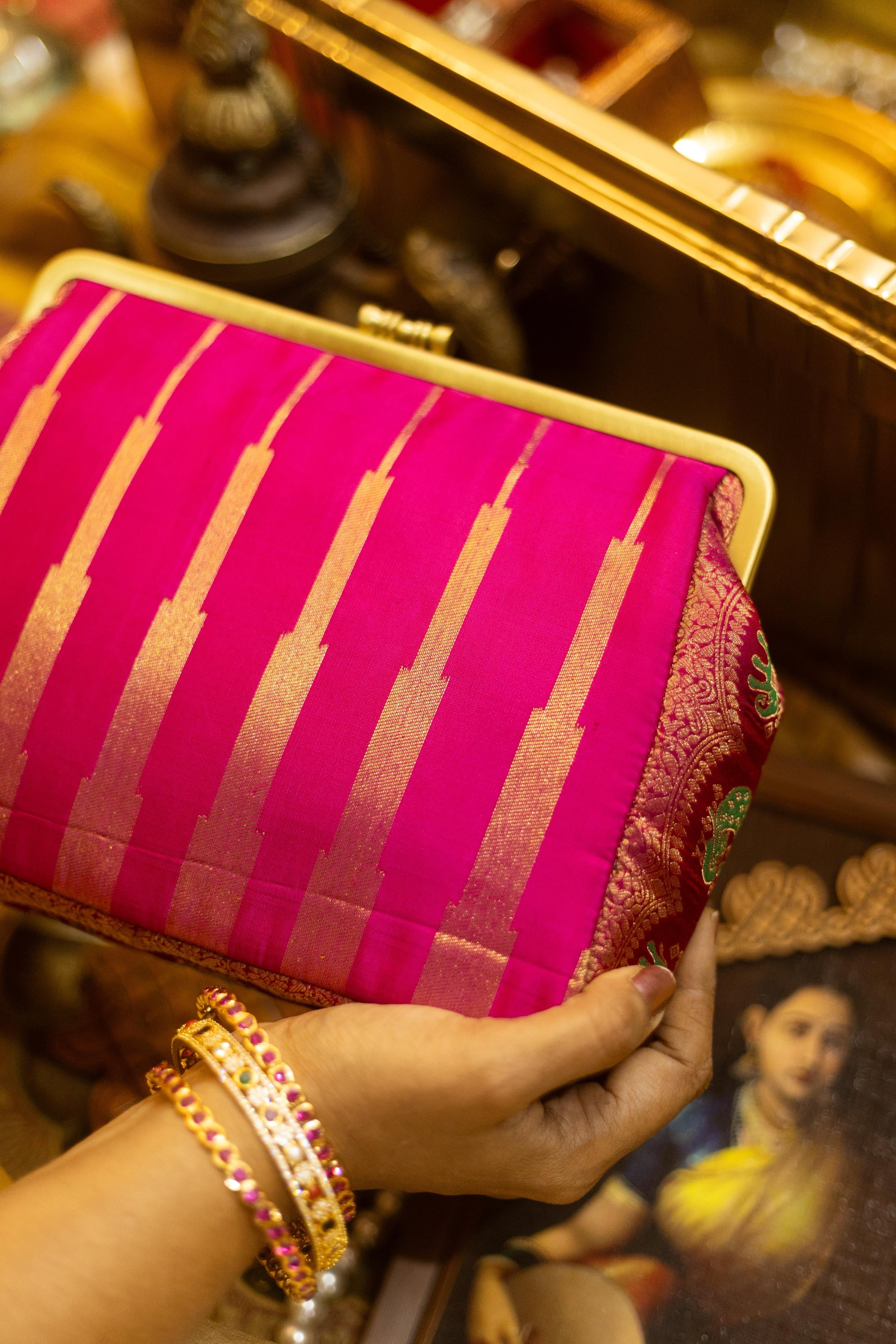 8 kol and brocade Roja pattu