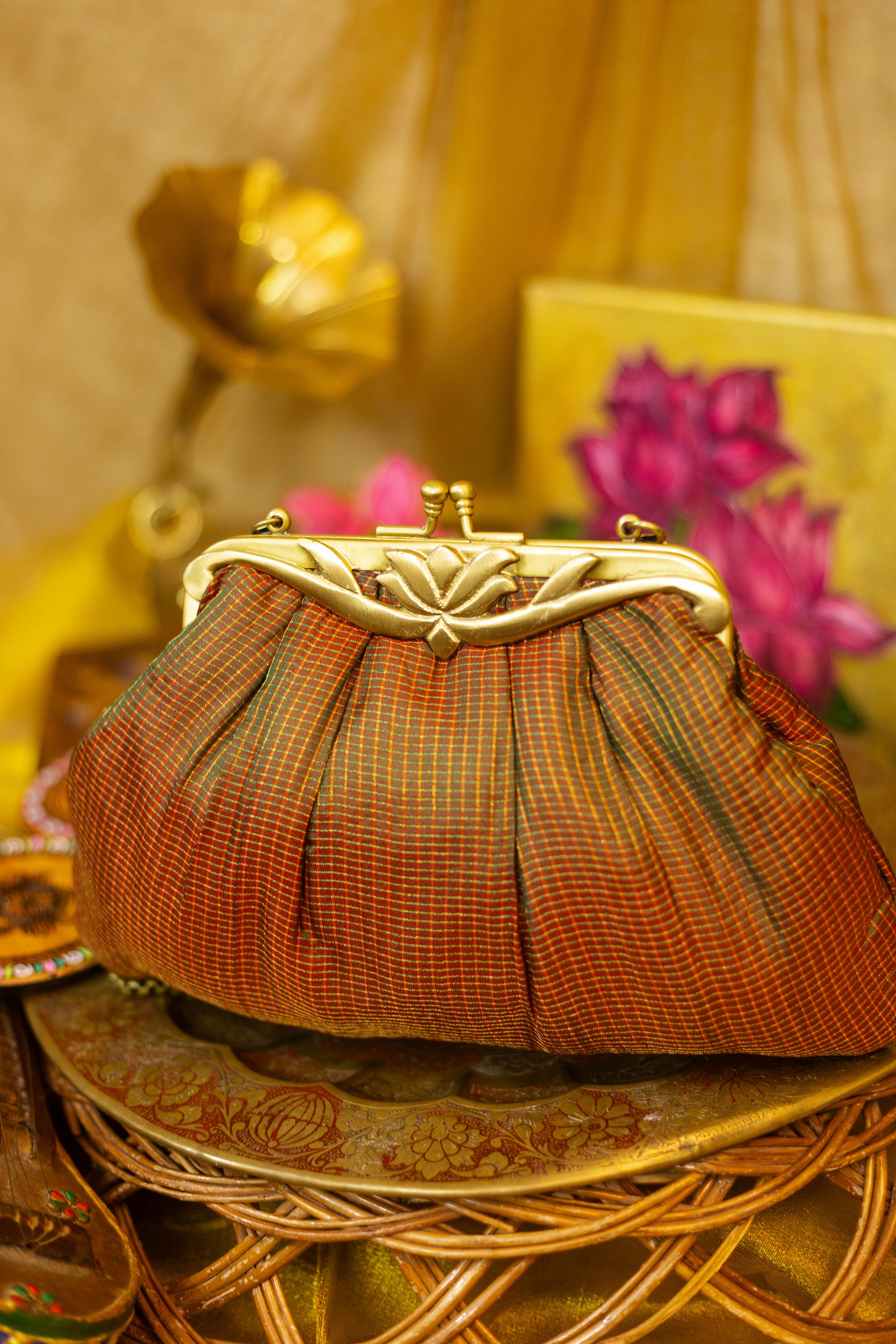 Manthulir podi kattam kamalam