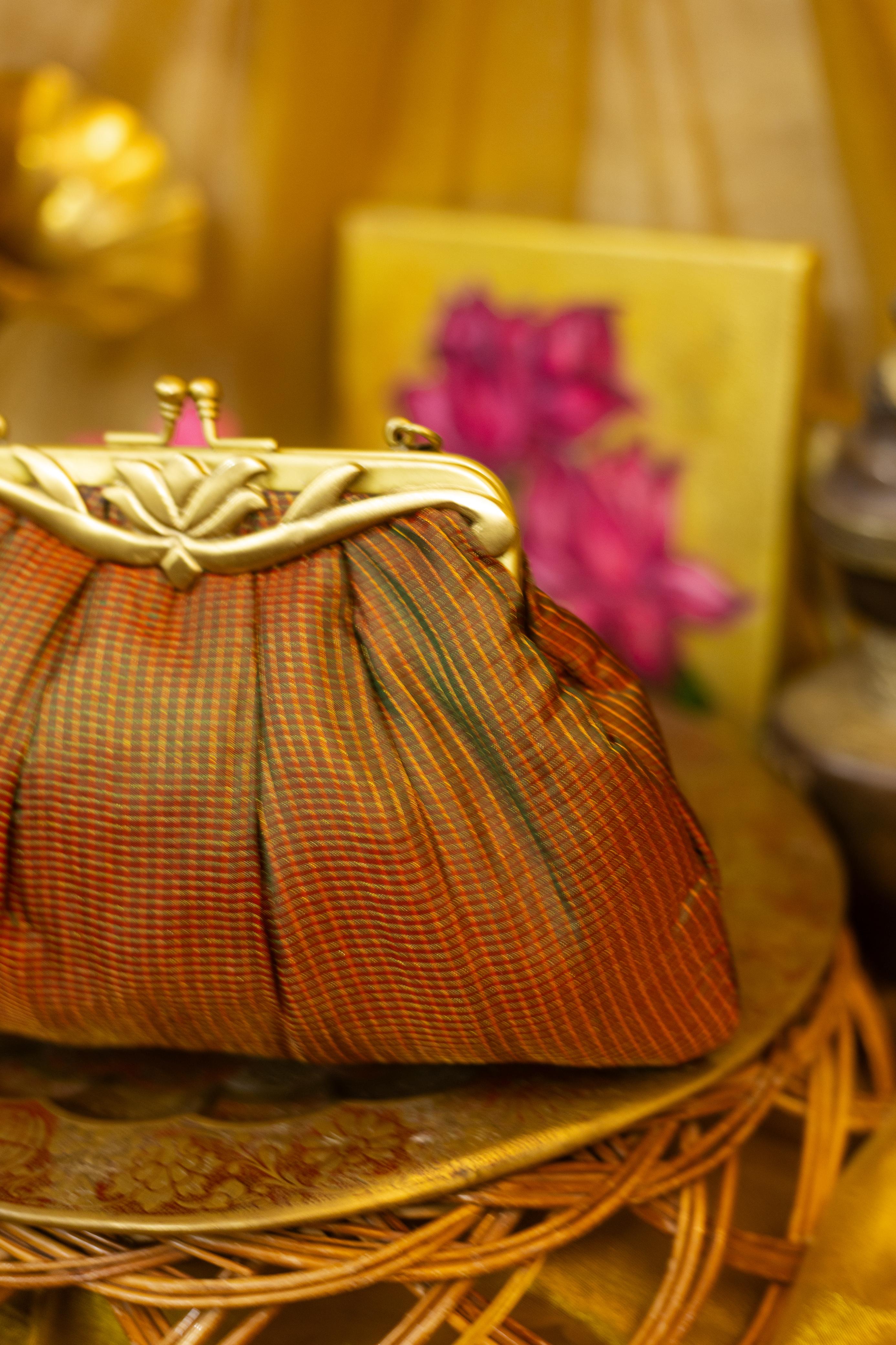 Manthulir podi kattam kamalam