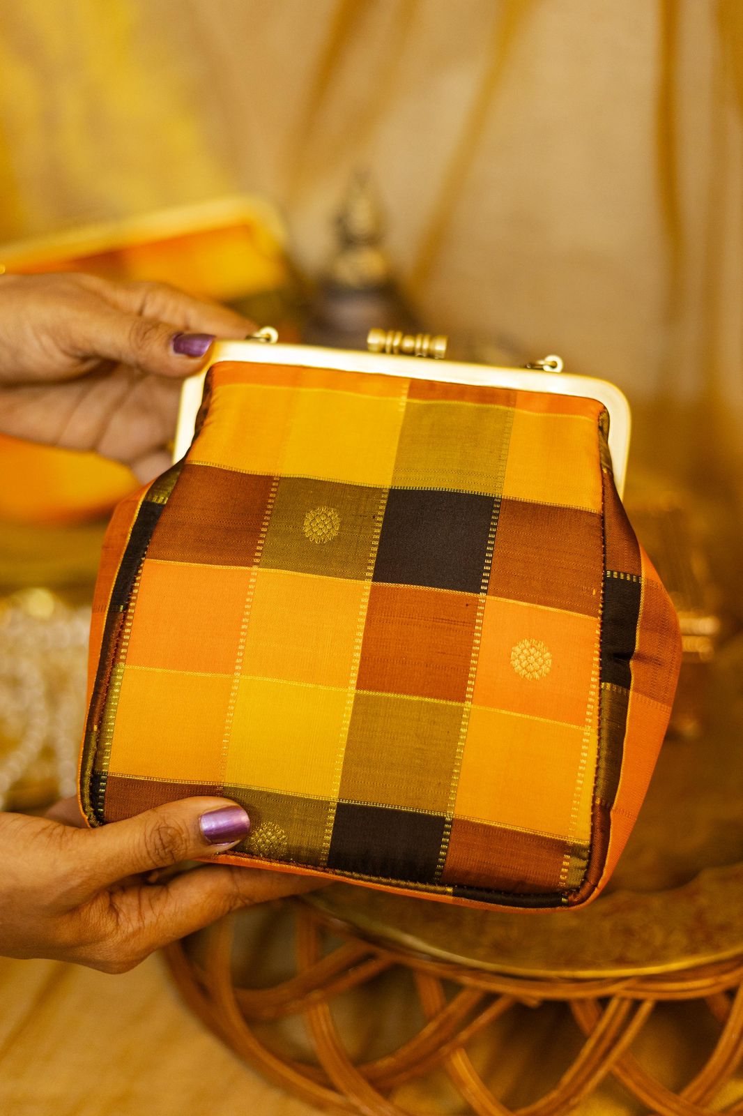 Small Damra Kandangi checks dawn and dusk