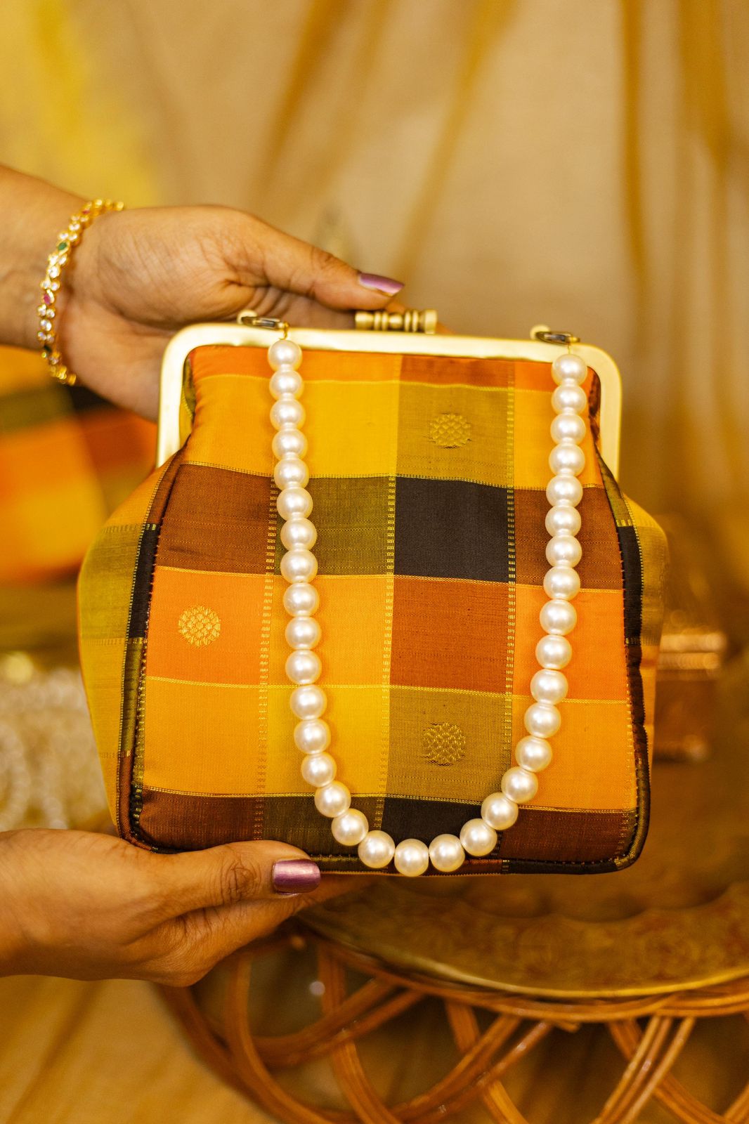 Small Damra Kandangi checks dawn and dusk