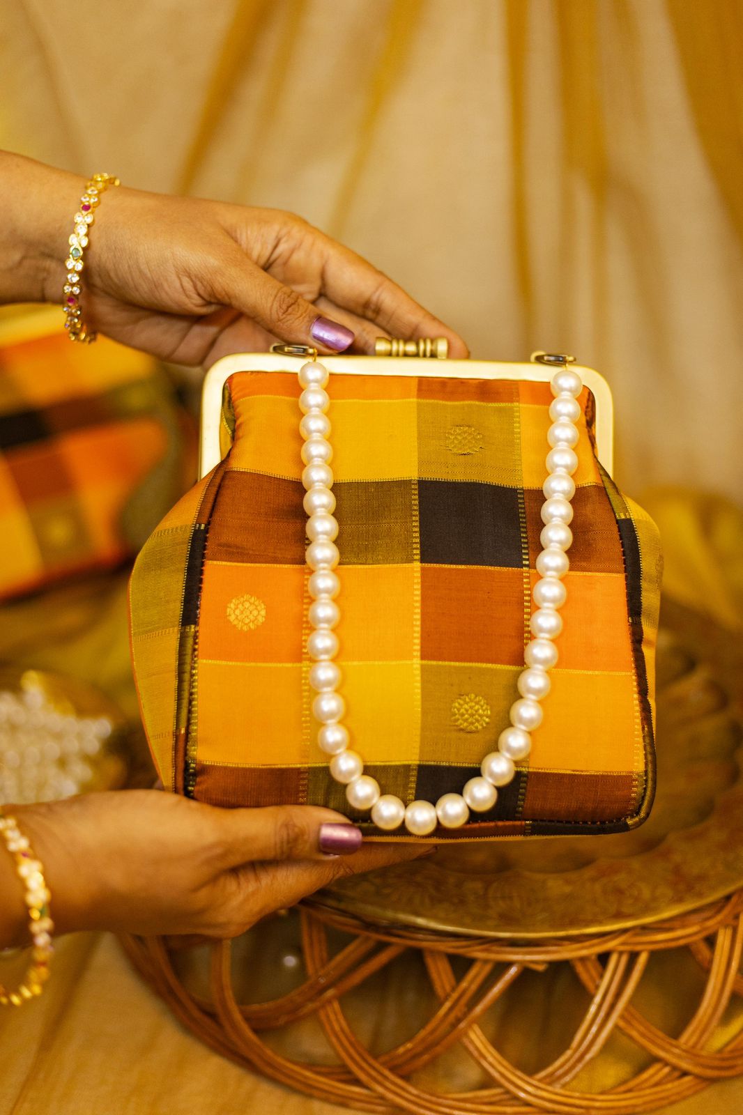 Small Damra Kandangi checks dawn and dusk