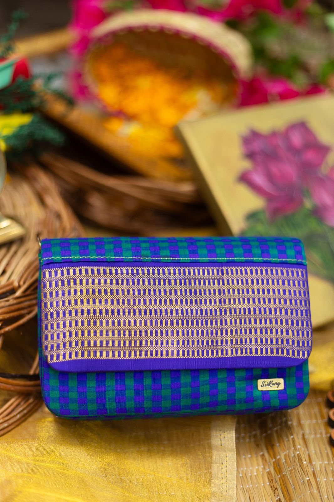 Violet with green with violet kambi