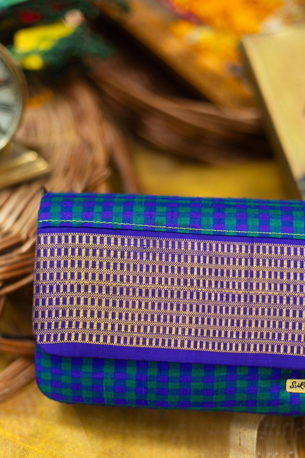 Violet with green with violet kambi