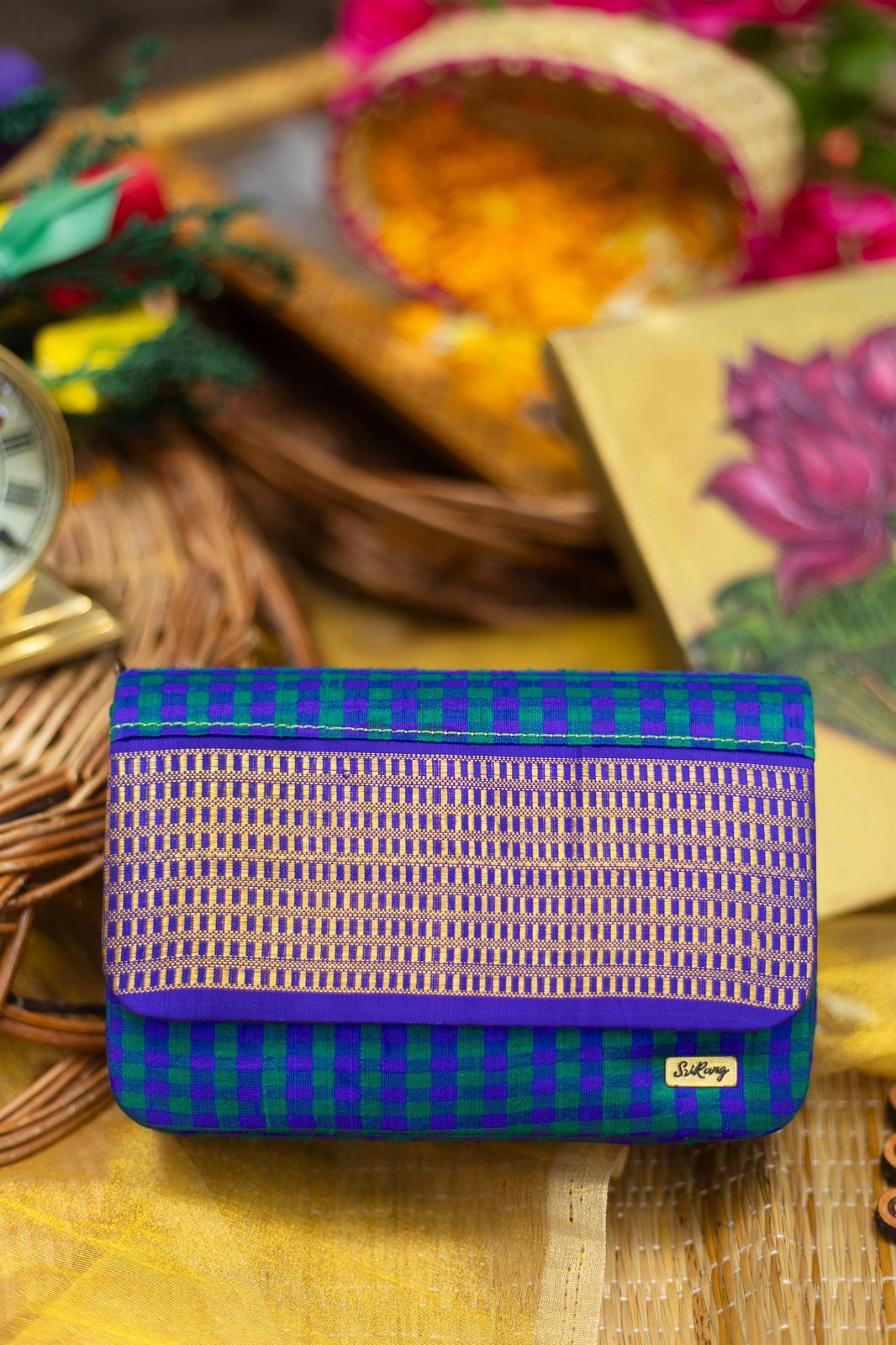 Violet with green with violet kambi