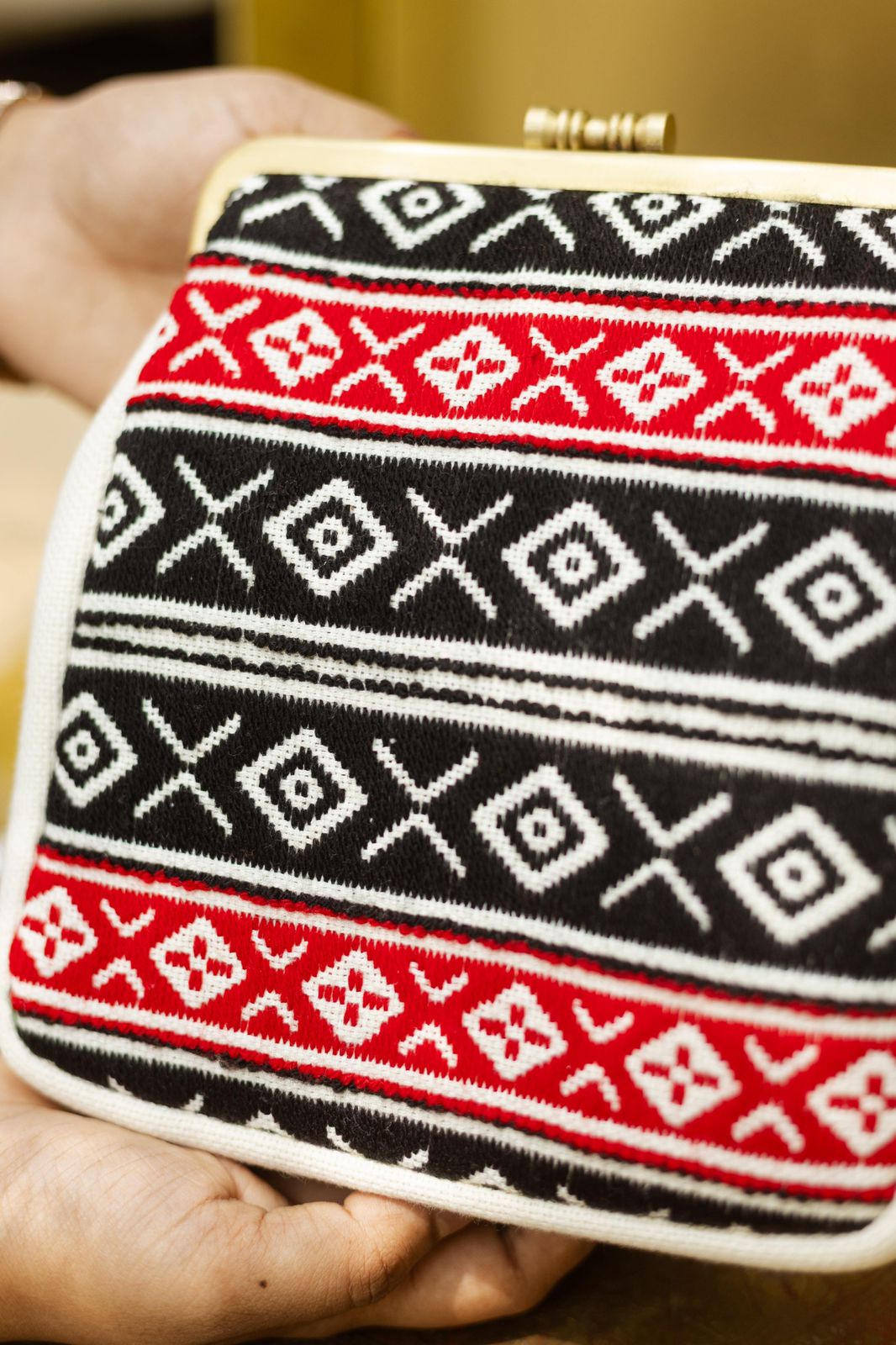 Toda small damru black and white