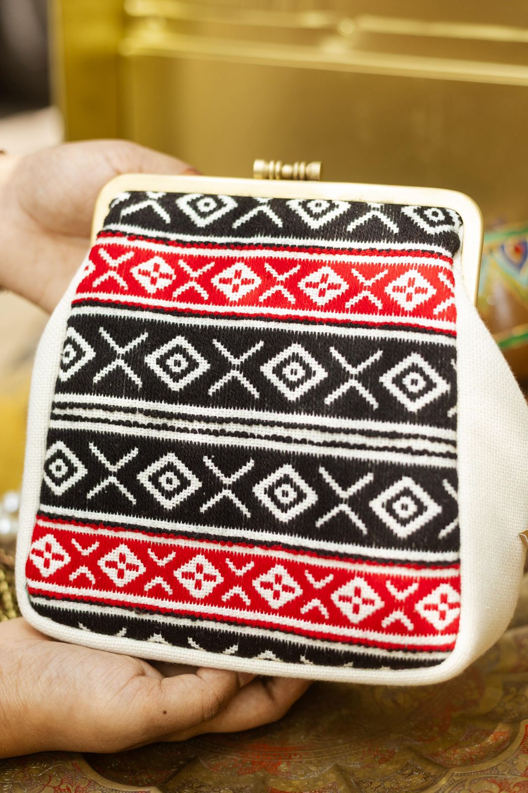 Toda small damru black and white