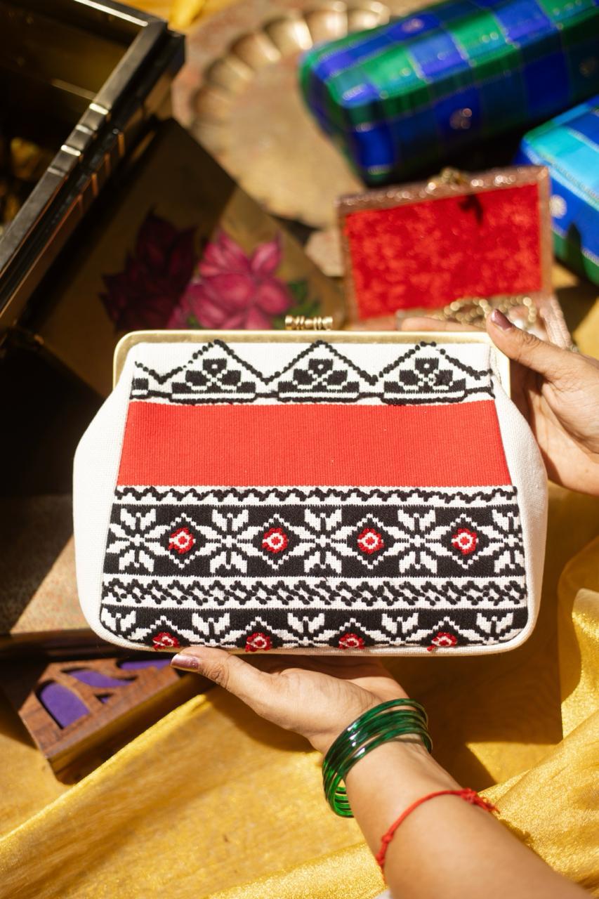 Toda big damru black and white