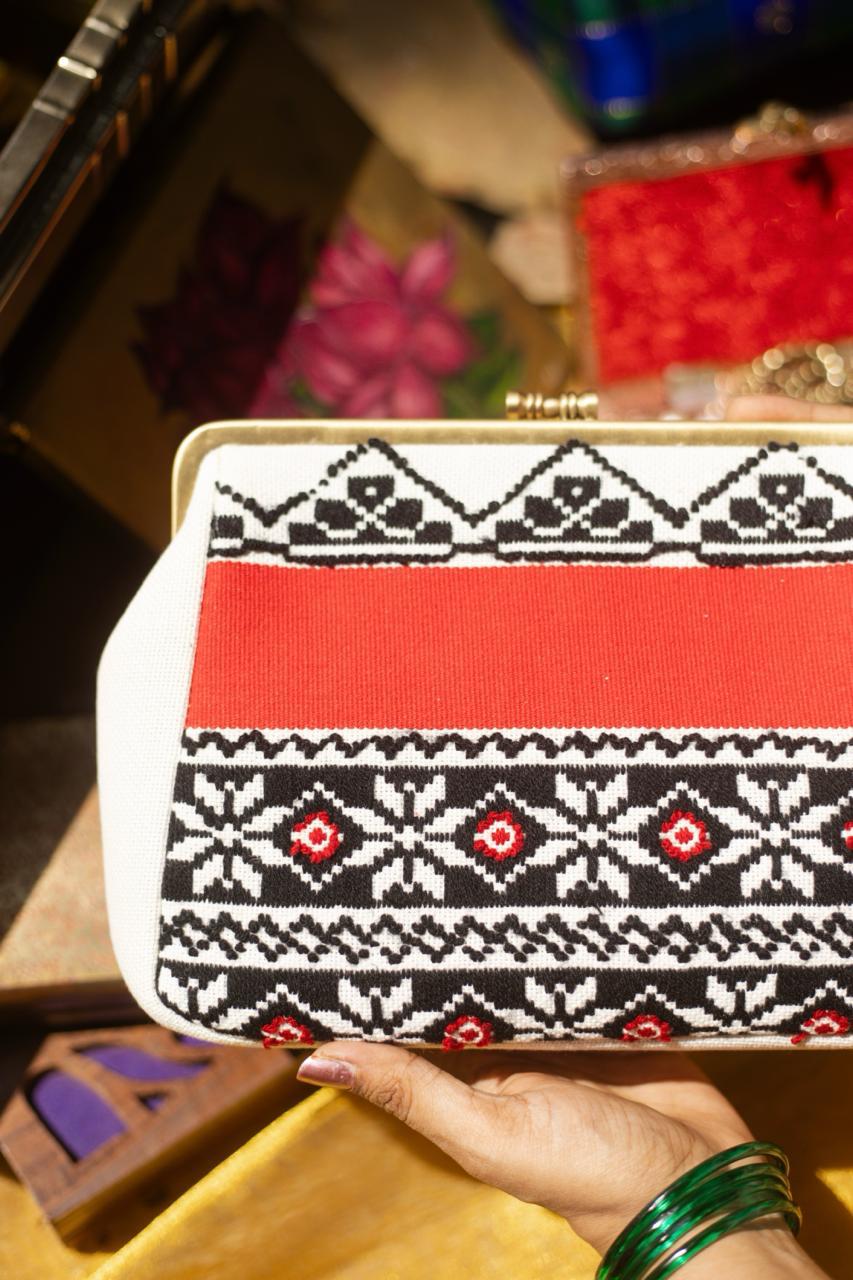 Toda big damru black and white