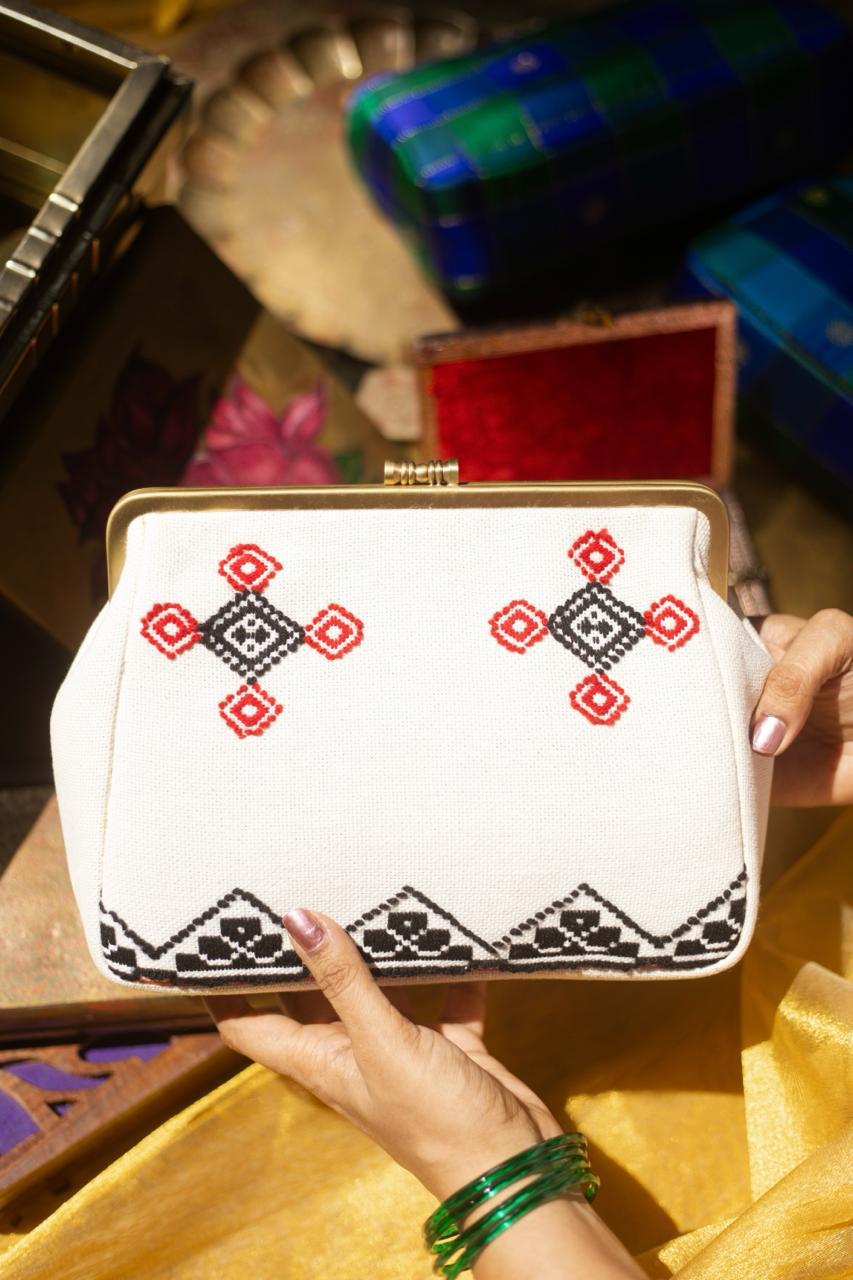 Toda big damru black and white