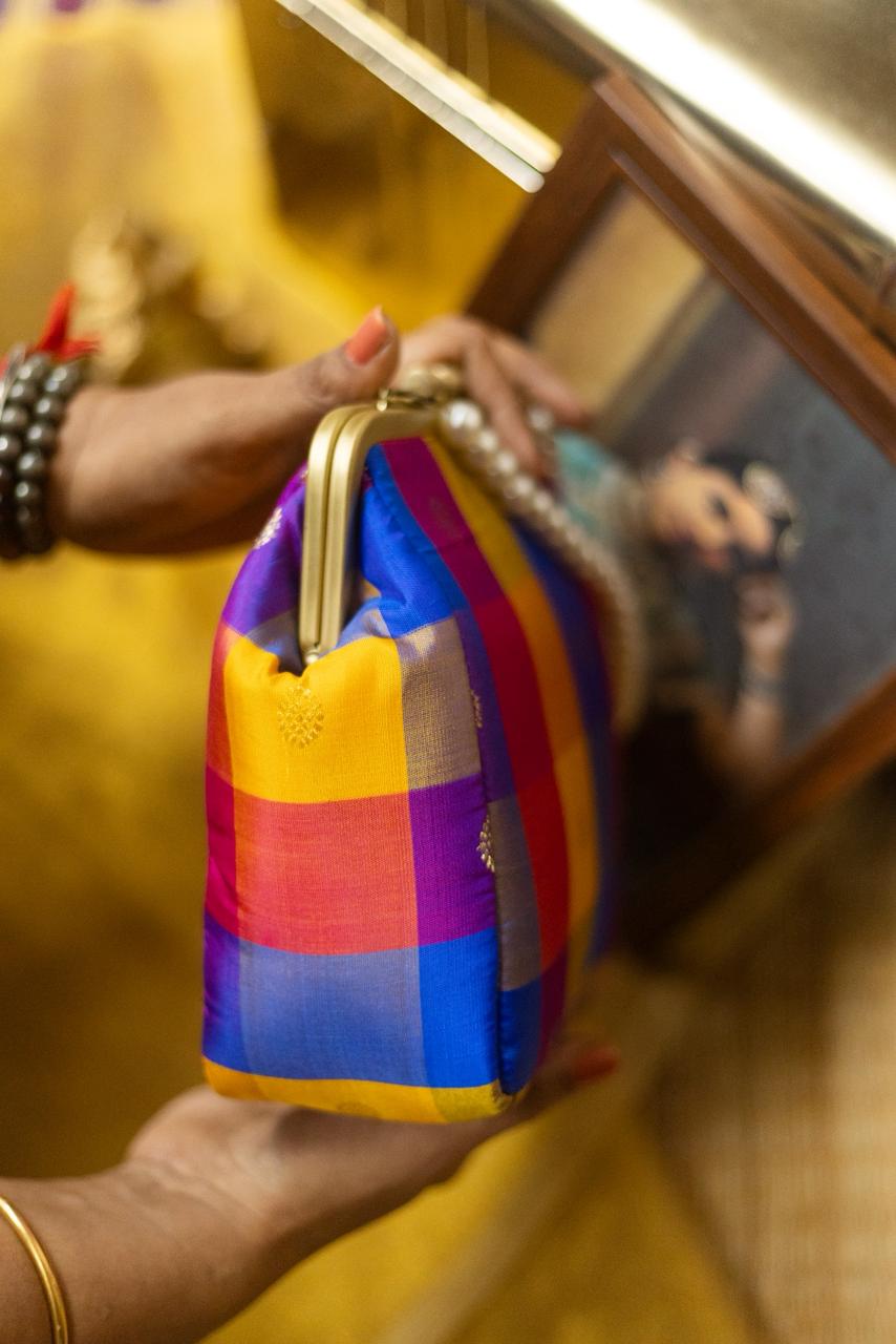 Jayalalitha Pallum pazhamum small damru