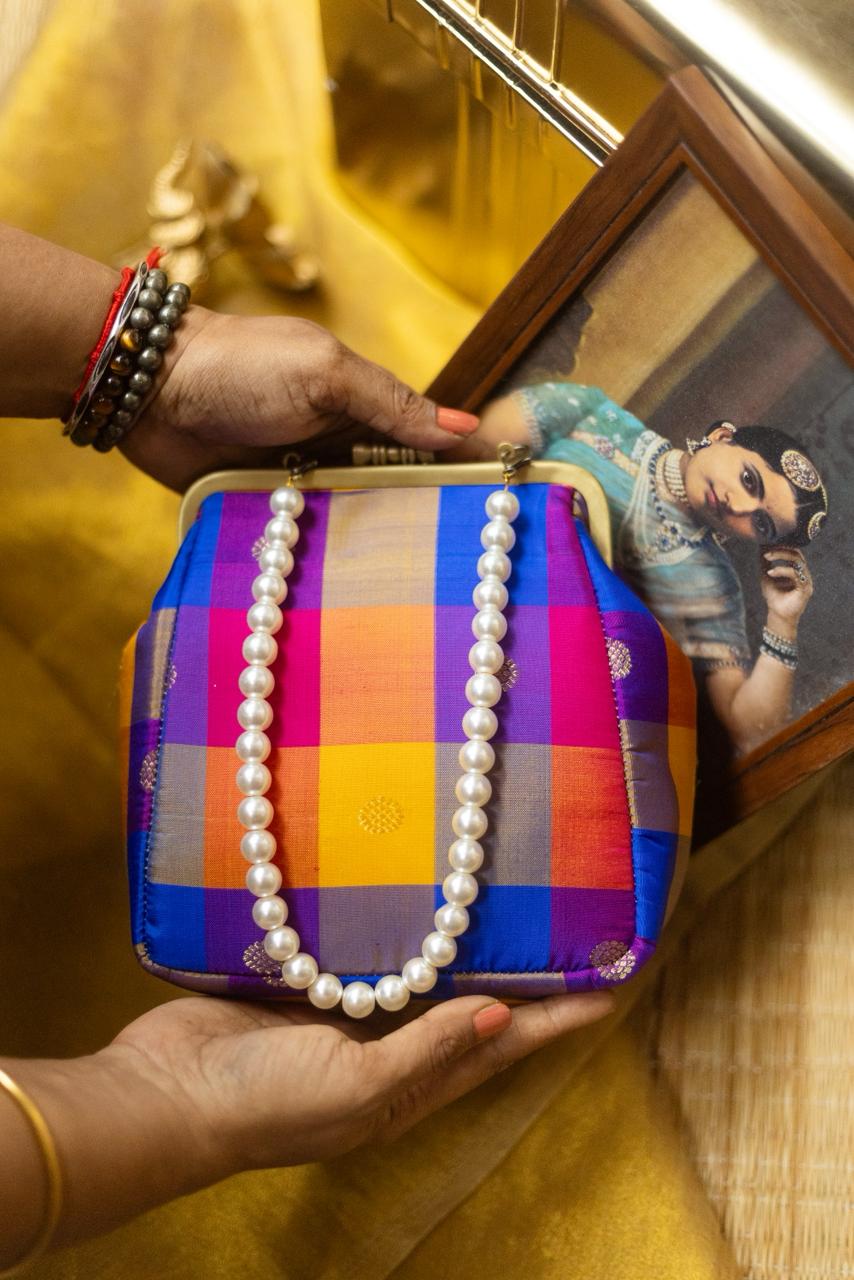 Jayalalitha Pallum pazhamum small damru