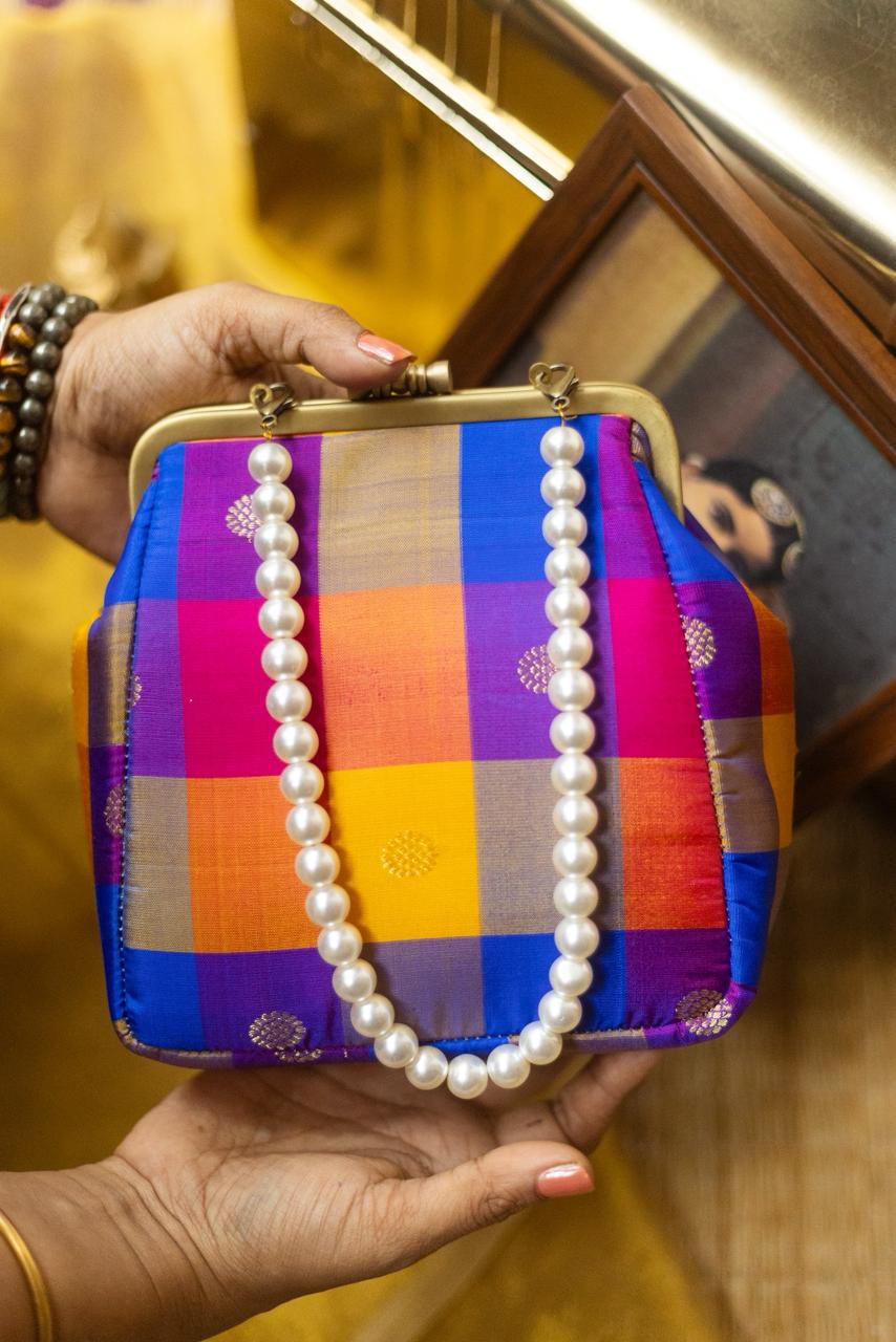 Jayalalitha Pallum pazhamum small damru