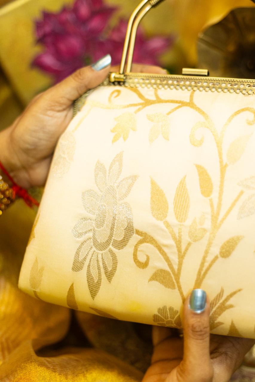 Thazampoo Kum Kum and off white choodamani