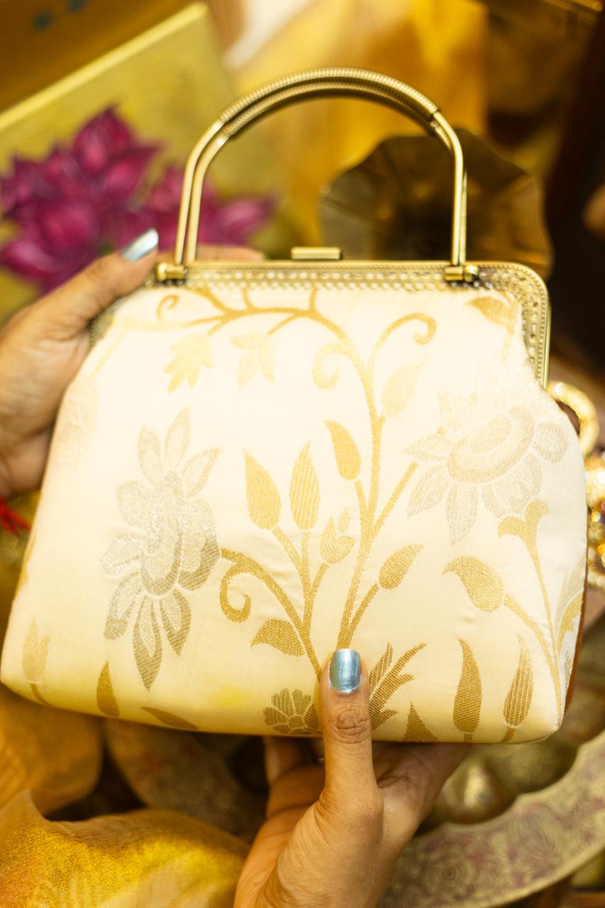 Thazampoo Kum Kum and off white choodamani