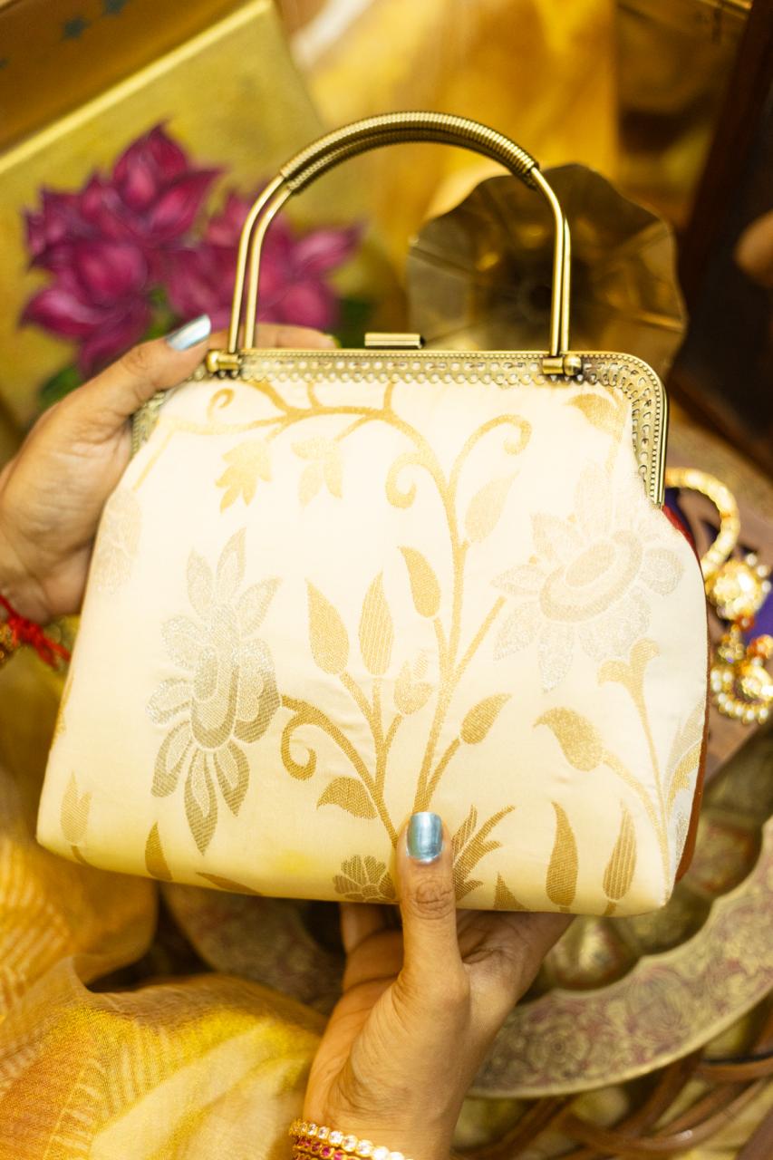 Thazampoo Kum Kum and off white choodamani