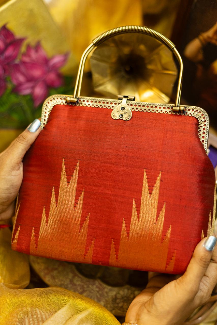 Thazampoo Kum Kum and off white choodamani