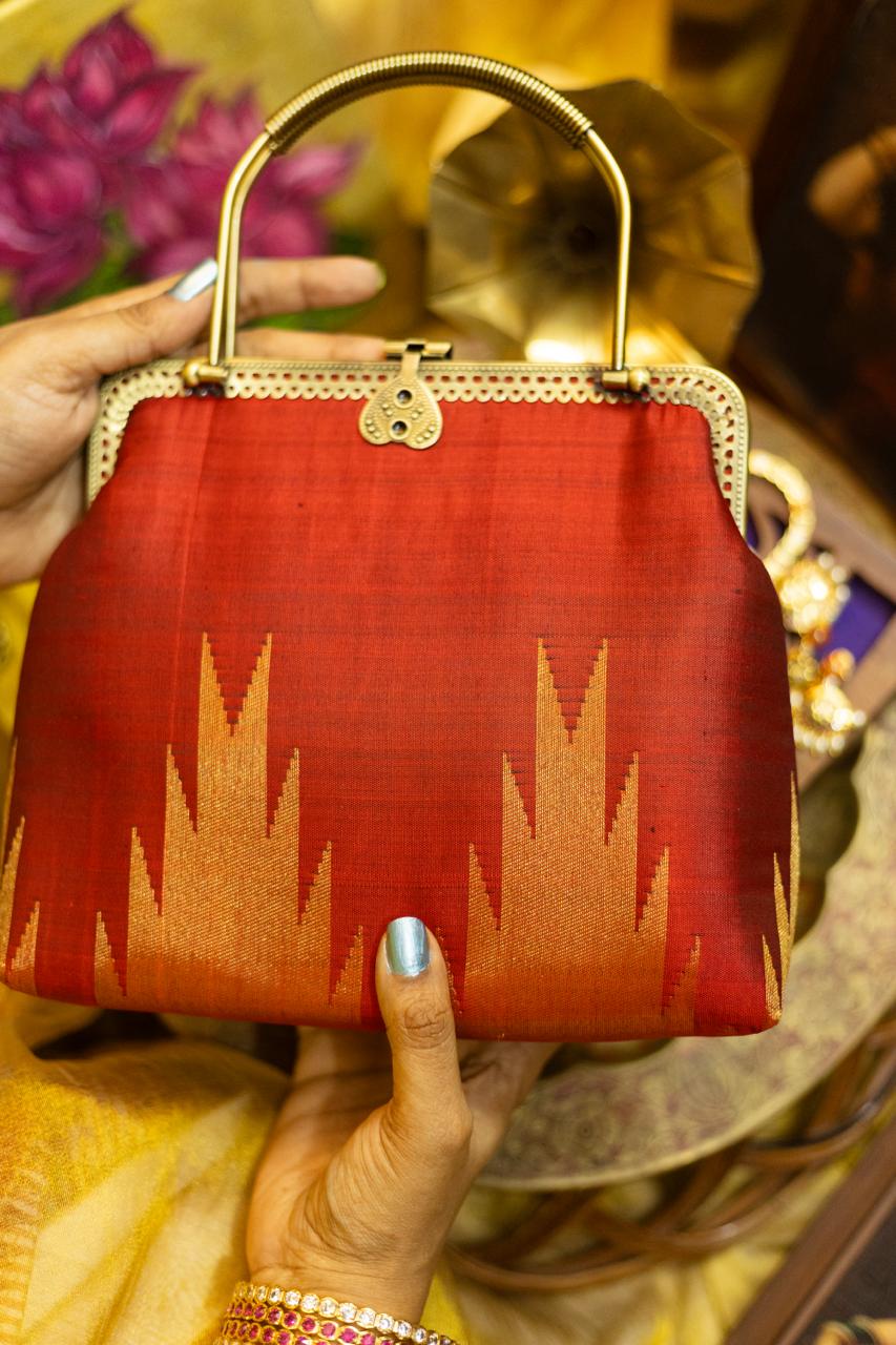 Thazampoo Kumkum and gold