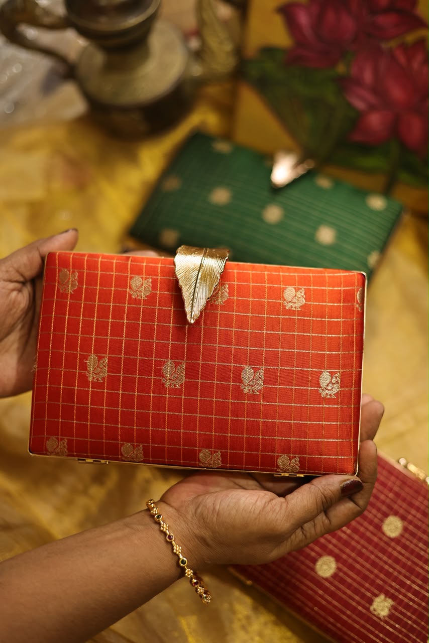 Orange mittai